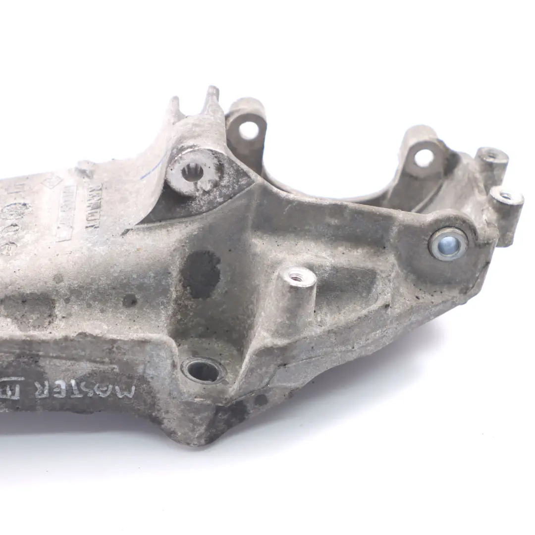 Uchwyt Wspornika Łapa Alternatora do Renault Master III DCI o numerze 117103585R Renault Master III DCI Uchwyt Wspornika Łapa Alternatora - SKU 117103585R - Numer Części 117103585R