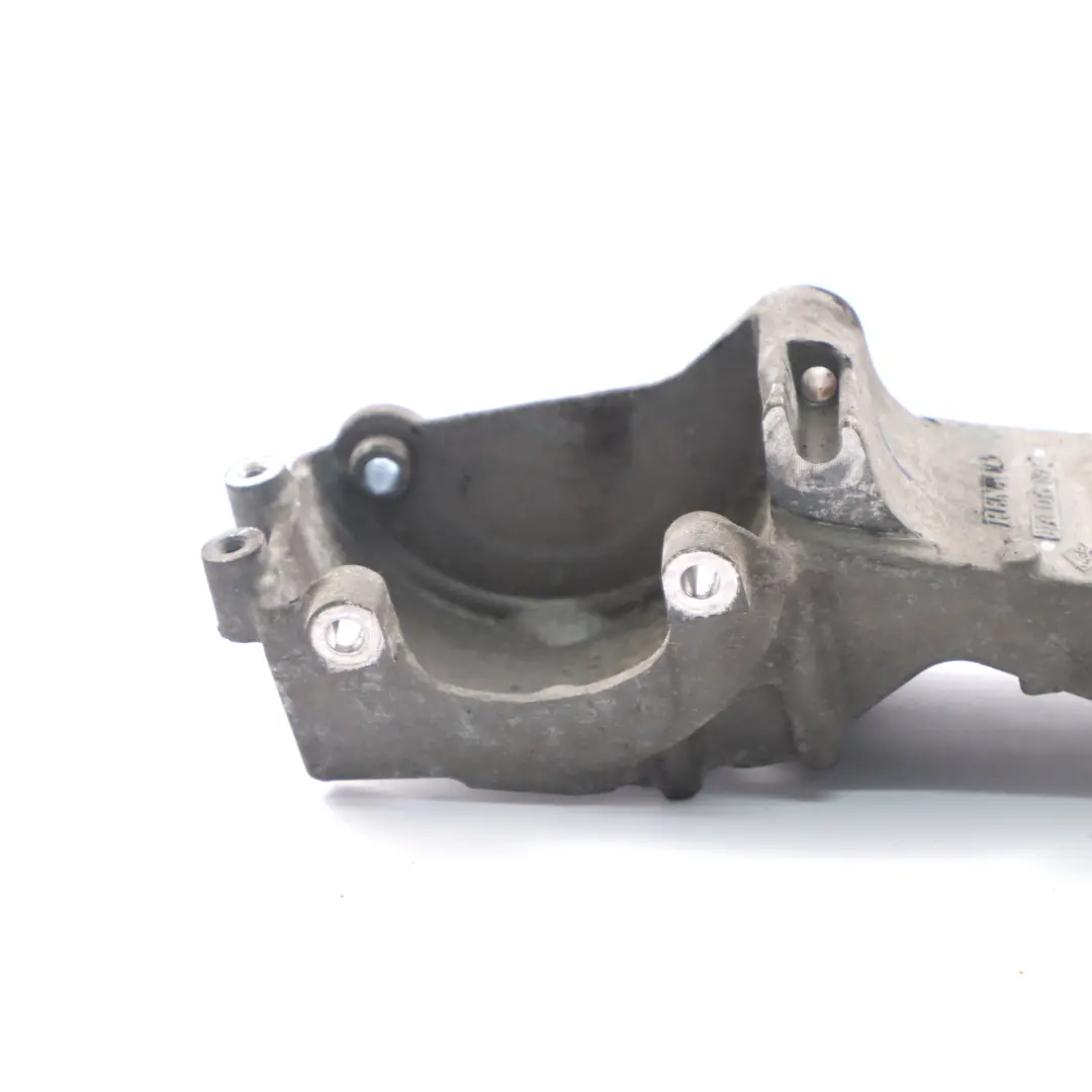 Uchwyt Wspornika Łapa Alternatora do Renault Master III DCI o numerze 117103585R Renault Master III DCI Uchwyt Wspornika Łapa Alternatora - SKU 117103585R - Numer Części 117103585R