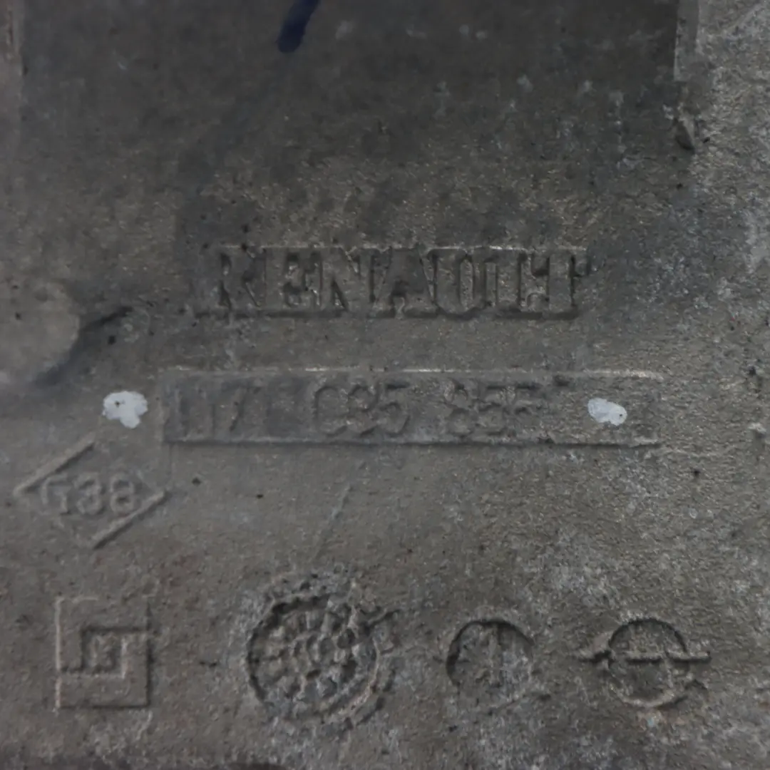 Support Alternateur pour Renault Master III DCI à propos du numéro de pièce 117103585R Renault Master III DCI Support Alternateur - SKU 117103585R - Numéro de pièce 117103585R