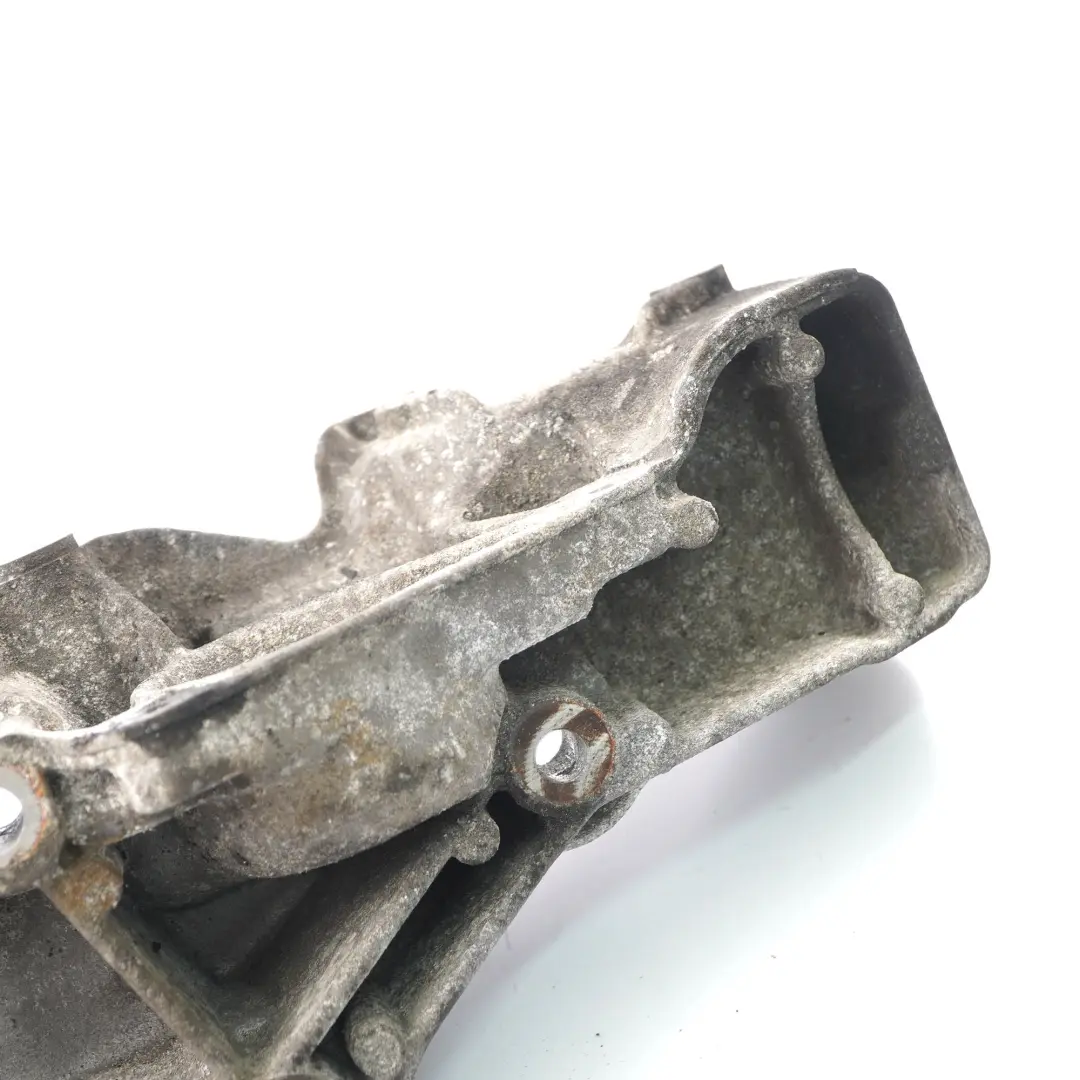 Traifc Opel Vivaro Alternador Soporte Soporte para Renault con número de pieza 117109477R Renault Traifc Opel Vivaro Alternador Soporte Soporte - SKU 117109477R - Número de pieza 117109477R