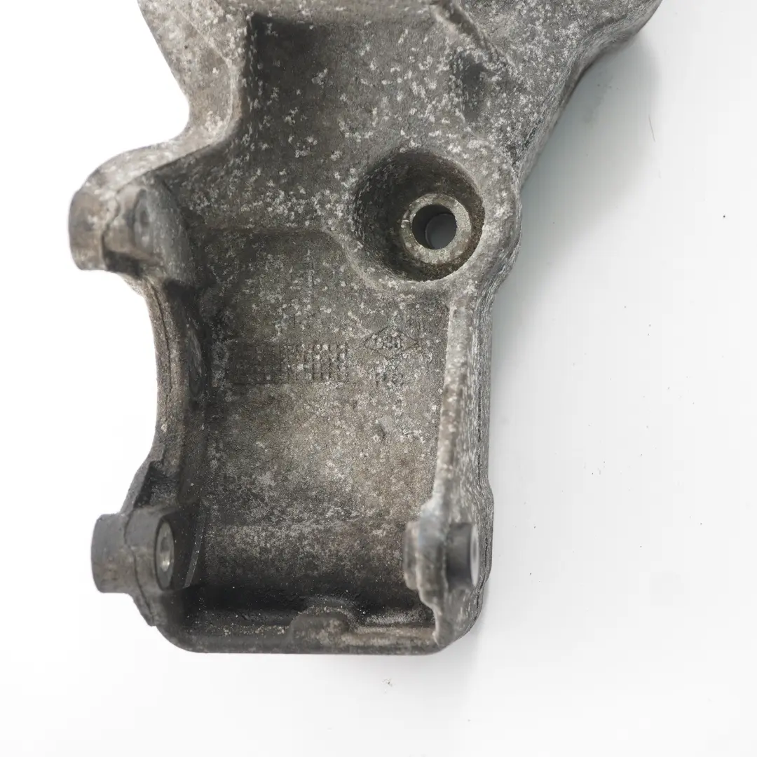 Traifc Opel Vivaro Alternador Soporte Soporte para Renault con número de pieza 117109477R Renault Traifc Opel Vivaro Alternador Soporte Soporte - SKU 117109477R - Número de pieza 117109477R