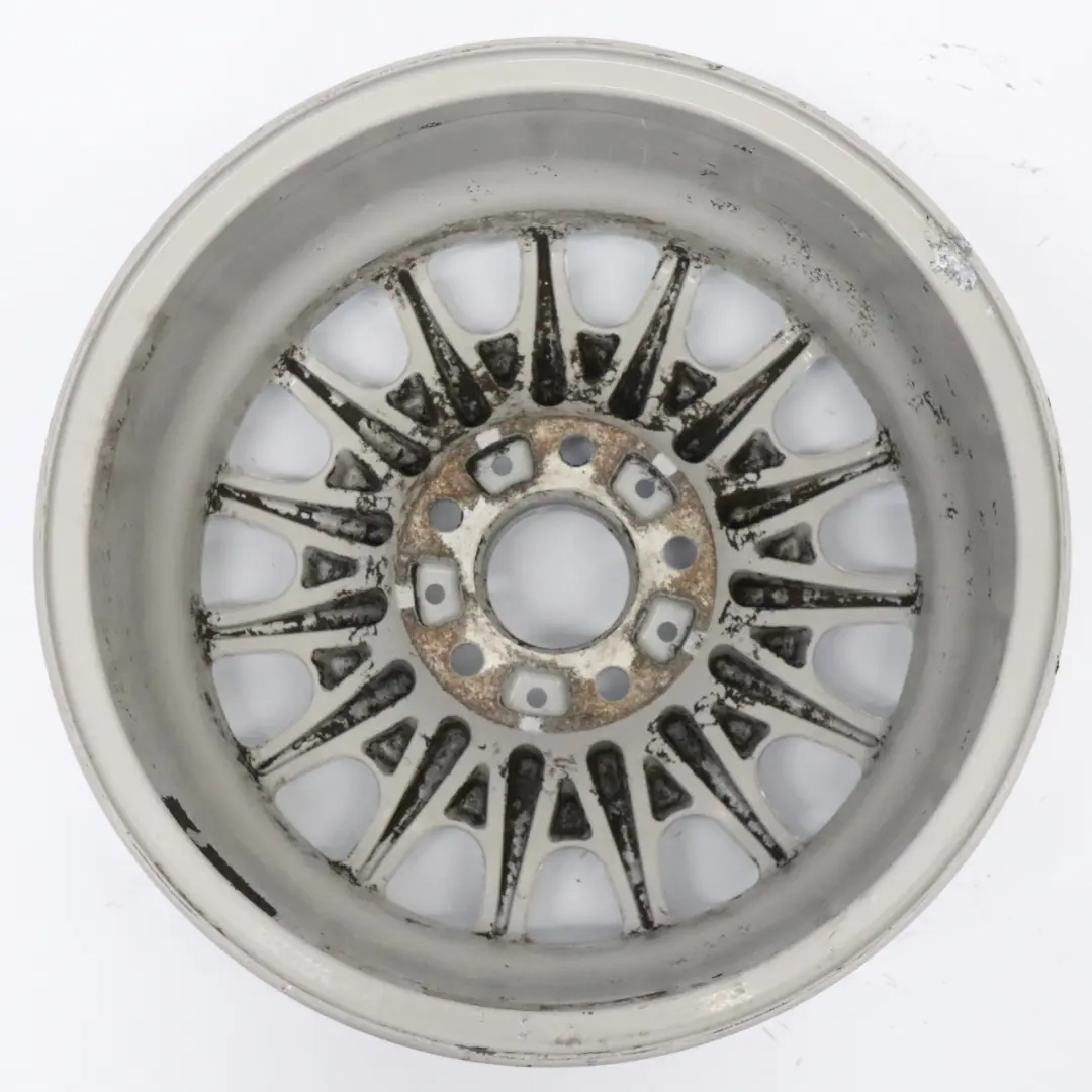 Jante en alliage argenté 16" Styling 6 7.5J ET:20 pour BMW E38 à propos du numéro de pièce 1181840 BMW E38 Jante en alliage argenté 16" Styling 6 7.5J ET:20 - SKU 1181840-1 - Numéro de pièce 1181840