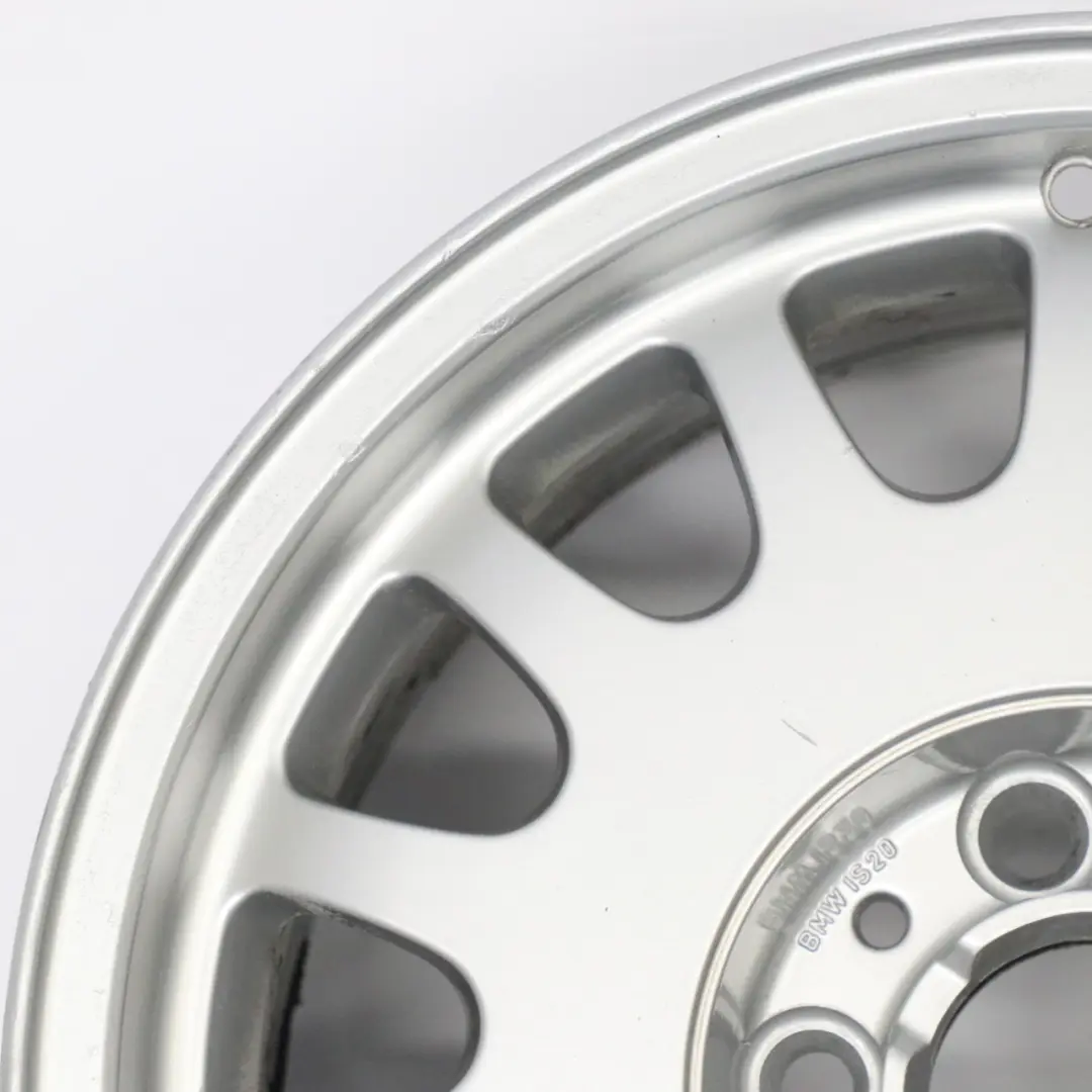 Silberne Leicht metall felge 16" Styling 6 7.5J ET:20 für BMW E38 mit Teilenummer 1181840 BMW E38 Silberne Leicht metall felge 16" Styling 6 7.5J ET:20 - SKU 1181840-1 - Teilenummer 1181840