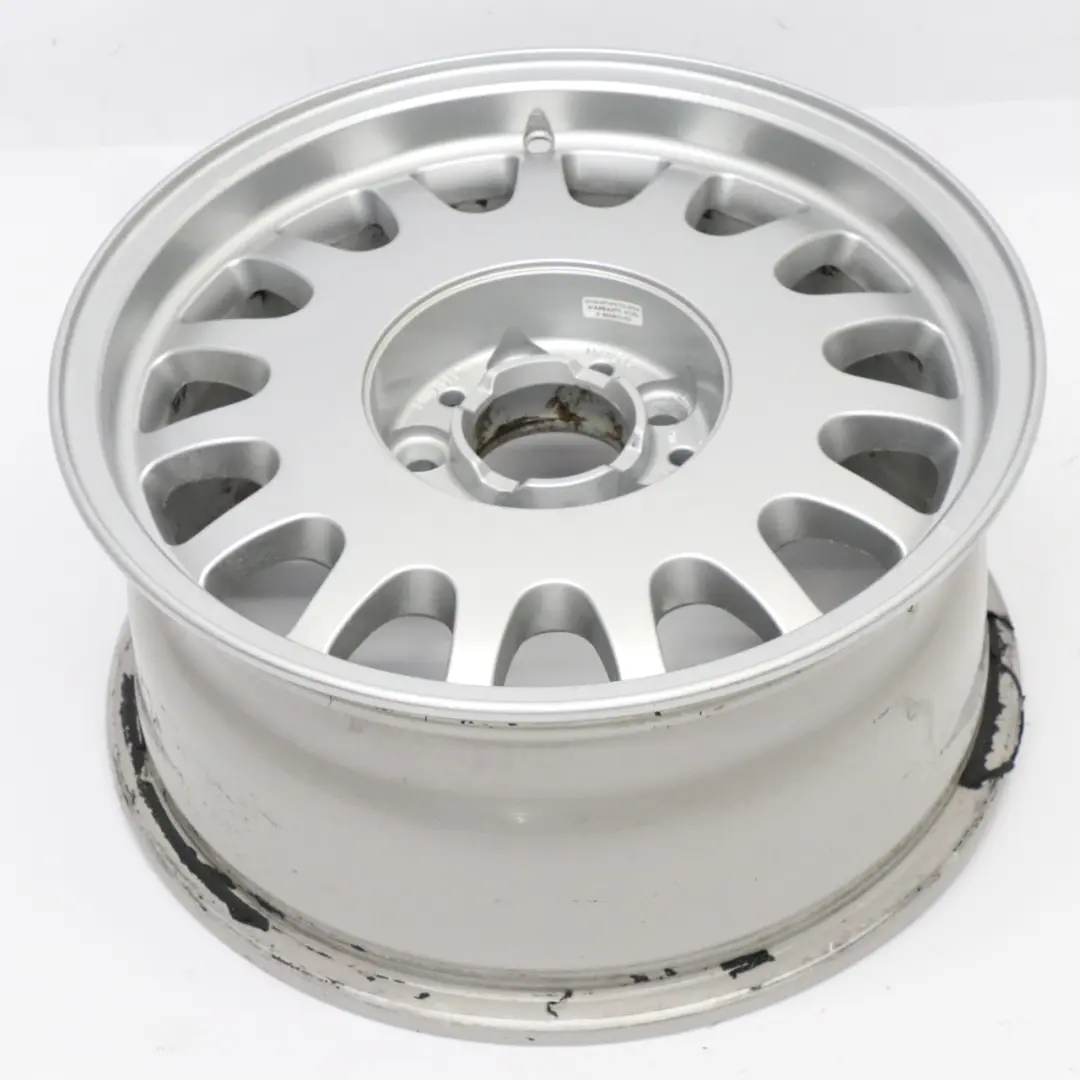Srebrna Felga Aluminiowa 16" Styling 6 7.5J ET:20 do BMW E38 o numerze 1181840 BMW E38 Srebrna Felga Aluminiowa 16" Styling 6 7.5J ET:20 - SKU 1181840-1 - Numer Części 1181840