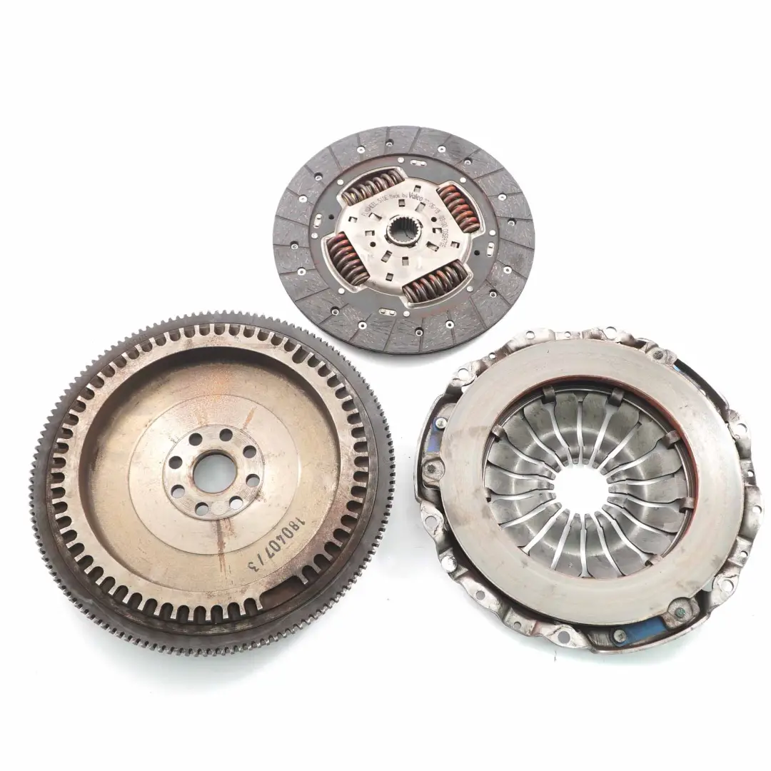 Mass Flywheel Clutch Kit Manual to Ford Transit Connect 1.8 TDCi Dual Twin with Part number 1228894 Ford Transit Connect 1.8 TDCi Dual Twin Mass Flywheel Clutch Kit Manual - SKU 1228894 - Part number 1228894