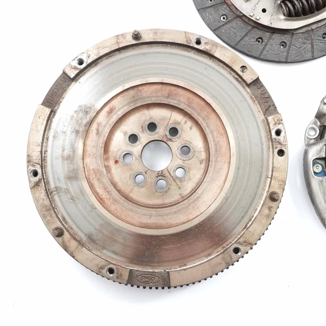 Kit d'embrayage à double volant d'inertie manuel pour Ford Transit Connect 1.8 TDCi à propos du numéro de pièce 1228894 Ford Transit Connect 1.8 TDCi Kit d'embrayage à double volant d'inertie manuel - SKU 1228894 - Numéro de pièce 1228894