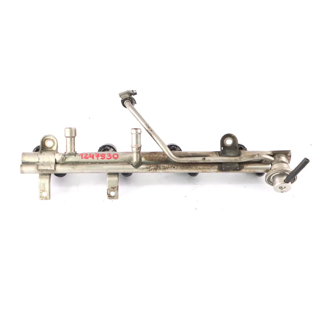 Rail BMW E46 316i 318i 318Ci Benzina M43 Iniezione Rail Iniettori per Fuel con numero di parte 1247930 Fuel Rail BMW E46 316i 318i 318Ci Benzina M43 Iniezione Rail Iniettori - SKU 1247930 - Numero di parte 1247930
