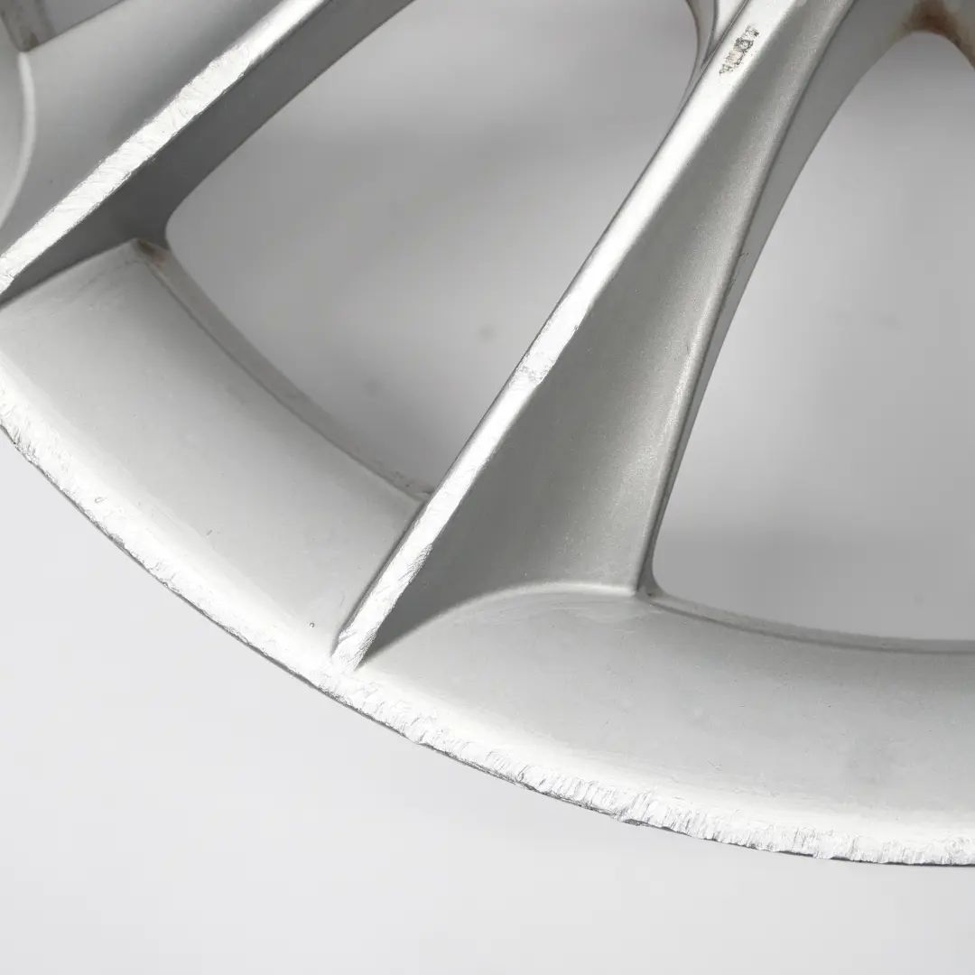 llanta de aleación de plata 18 "ET:41 7.5J para Saab 9-3 con número de pieza 12763042 Saab 9-3 llanta de aleación de plata 18 "ET:41 7.5J - SKU 12763042-1 - Número de pieza 12763042