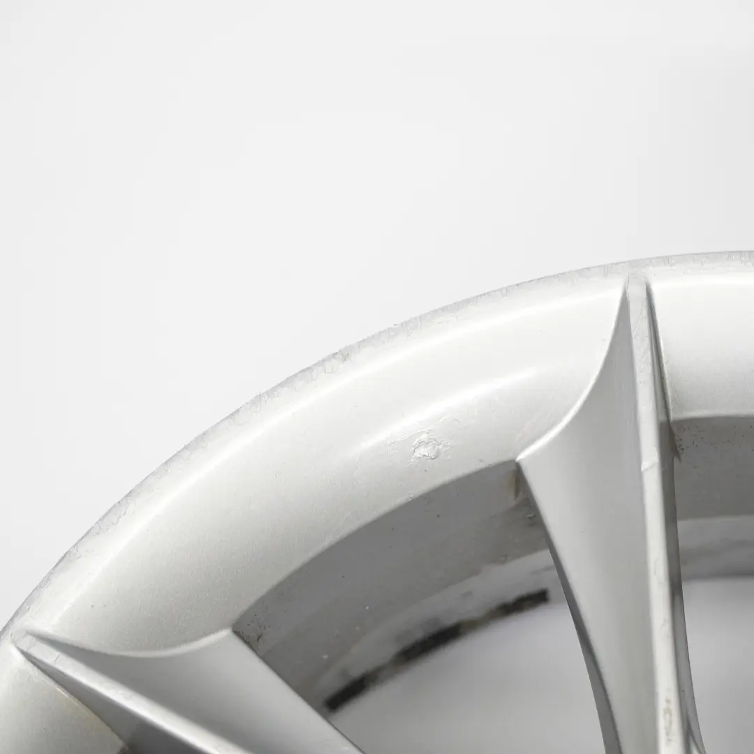 Cerchio in lega argento 18" ET:41 7.5J per Saab 9-3 con numero di parte 12763042 Saab 9-3 Cerchio in lega argento 18" ET:41 7.5J - SKU 12763042-1 - Numero di parte 12763042