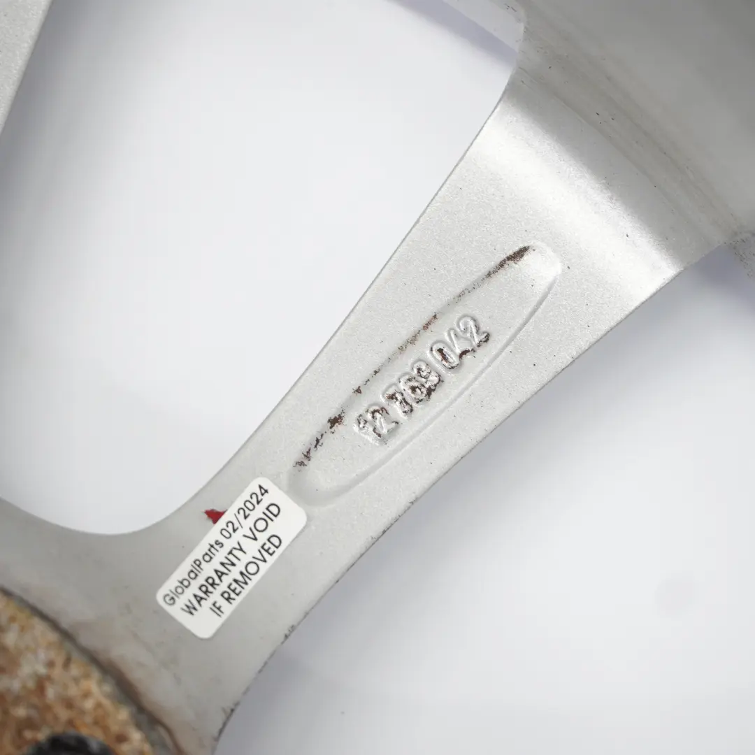 llanta de aleación de plata 18 "ET:41 7.5J para Saab 9-3 con número de pieza 12763042 Saab 9-3 llanta de aleación de plata 18 "ET:41 7.5J - SKU 12763042-2 - Número de pieza 12763042