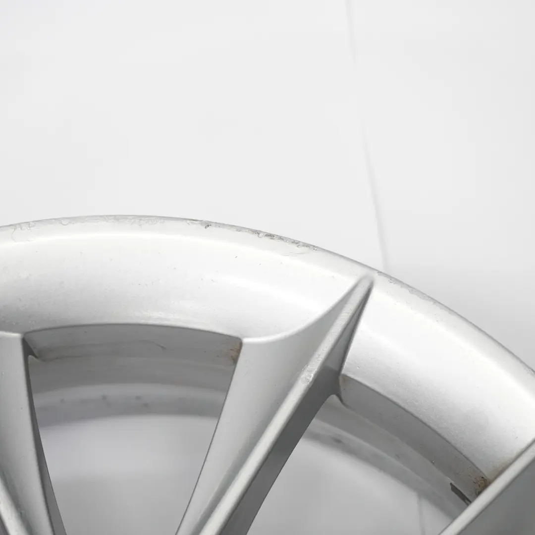 Silberne Leicht metall felge 18" ET:41 7.5J für Saab 9-3 mit Teilenummer 12763042 Saab 9-3 Silberne Leicht metall felge 18" ET:41 7.5J - SKU 12763042-2 - Teilenummer 12763042