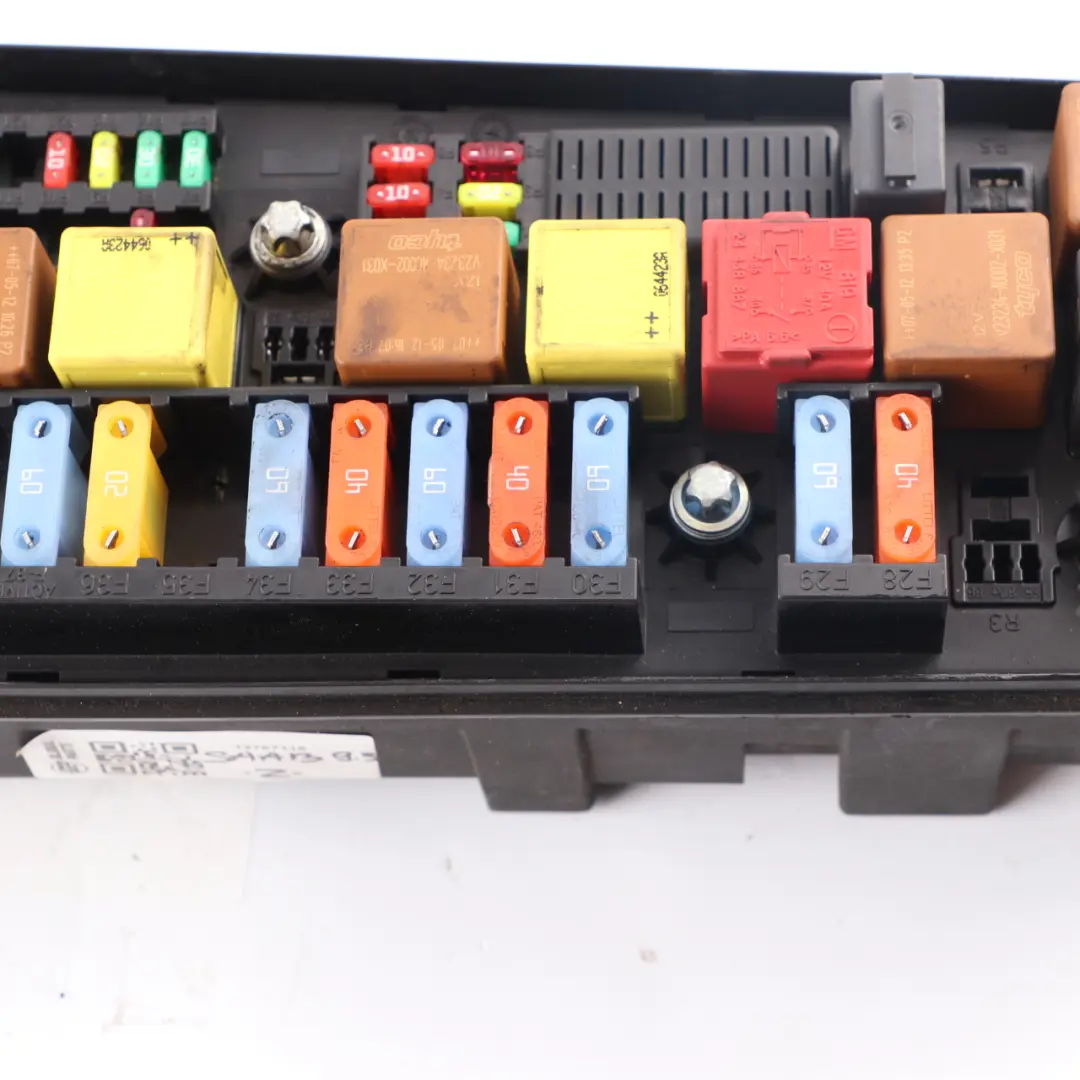 Fuse Box Relay Control Unit Module to SAAB 9-3 with Part number 12767115 SAAB 9-3 Fuse Box Relay Control Unit Module - SKU 12767115 - Part number 12767115