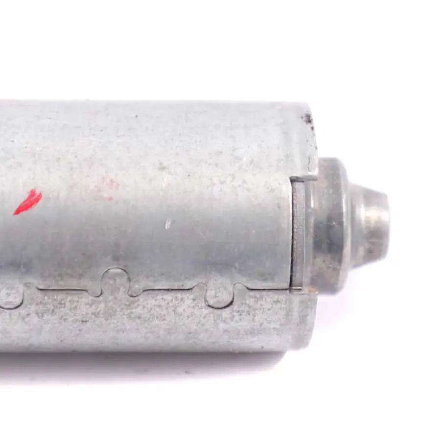 Attuatore motore regolatore sedile P0-12157-01 0 per Mercedes W204 con numero di parte 0130002623 Mercedes W204 Attuatore motore regolatore sedile P0-12157-01 0 - SKU 130002623 - Numero di parte 0130002623