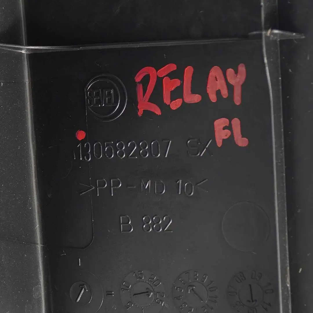 Davanzale Fiat Ducato Peugeot Boxer ingresso gradino sinistro per con numero di parte 130582807 Davanzale Fiat Ducato Peugeot Boxer ingresso gradino sinistro - SKU 130582807 - Numero di parte 130582807