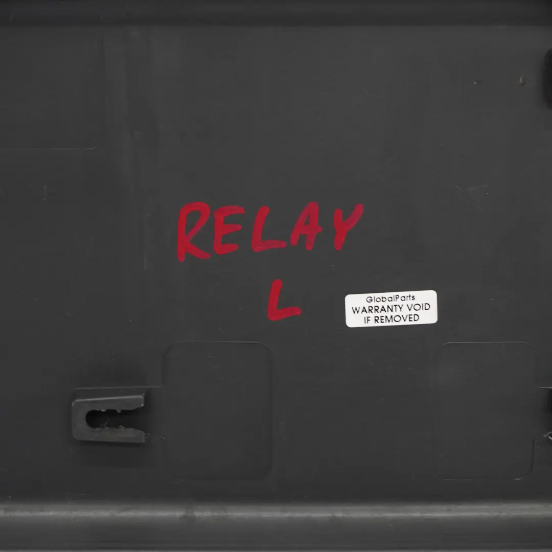 Listwa Panel Drzwi Lewa do Fiat Ducato Peugeot Boxer o numerze 1306606070 Fiat Ducato Peugeot Boxer Listwa Panel Drzwi Lewa - SKU 1306606070 - Numer Części 1306606070