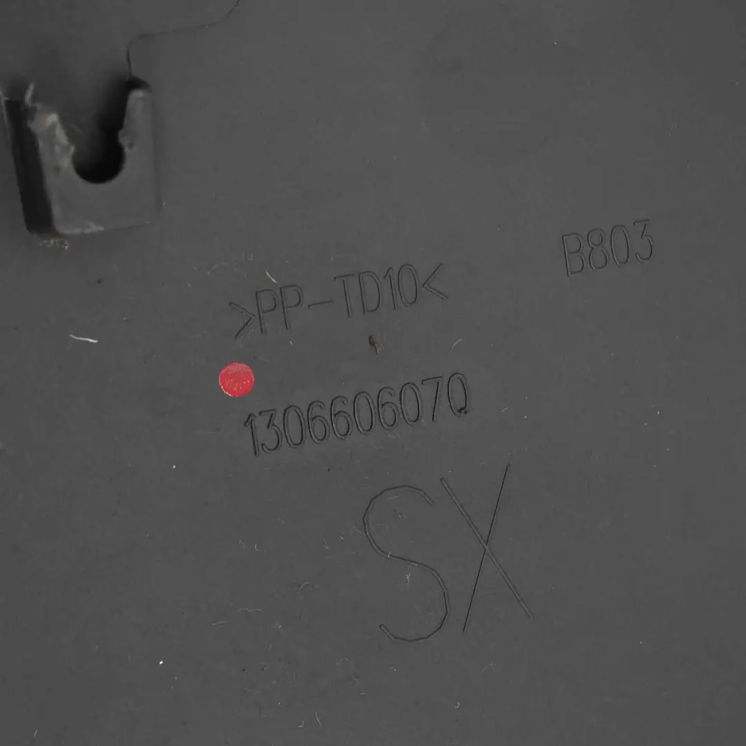 Panneau latéral Fiat Ducato Peugeot Boxer Cache Moule gauche pour à propos du numéro de pièce 1306606070 Panneau latéral Fiat Ducato Peugeot Boxer Cache Moule gauche - SKU 1306606070 - Numéro de pièce 1306606070