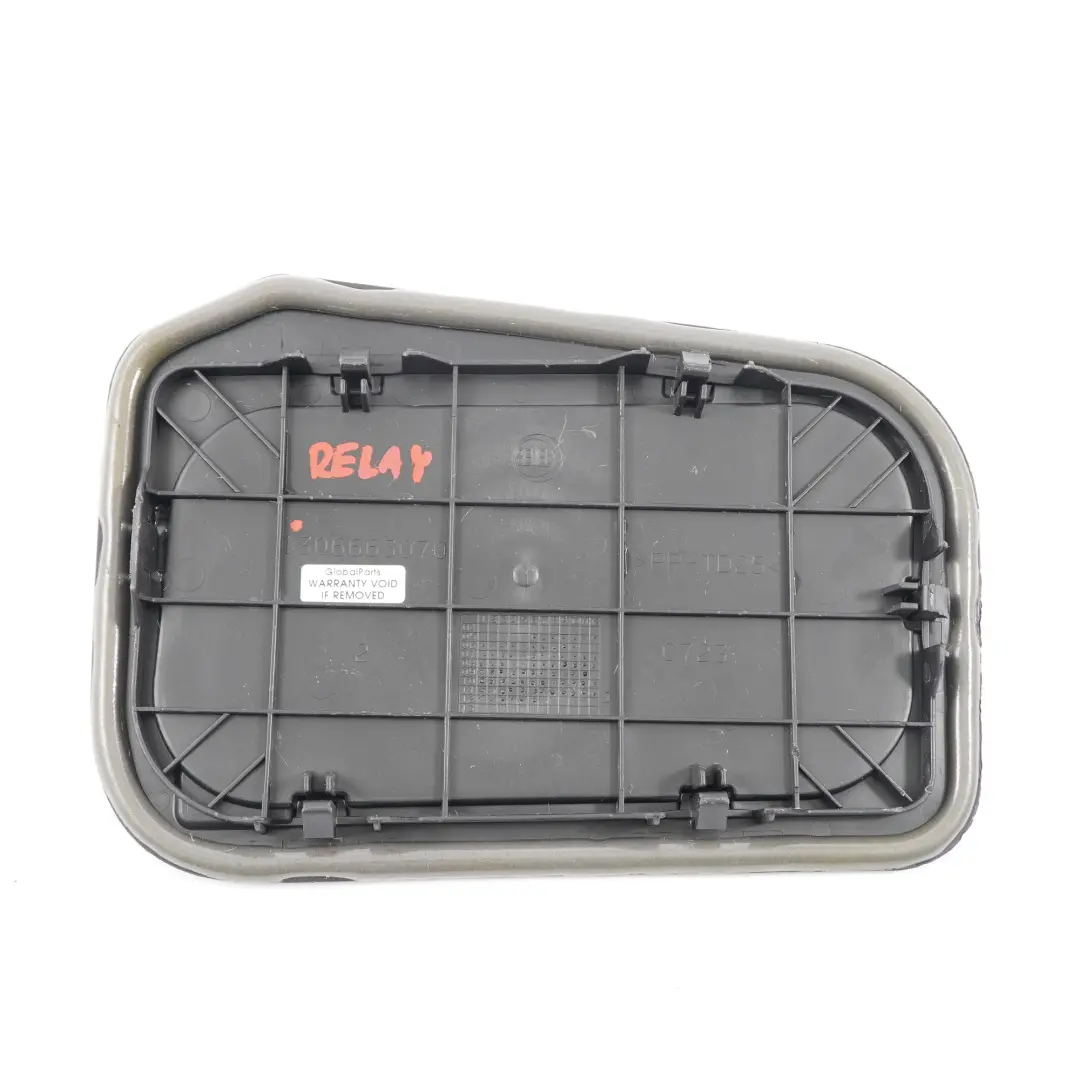 Peugeot Boxer Fiat Ducato Trappe carburant Capot réservoir Garniture - SKU 1306663070 - Numéro de pièce 1306663070