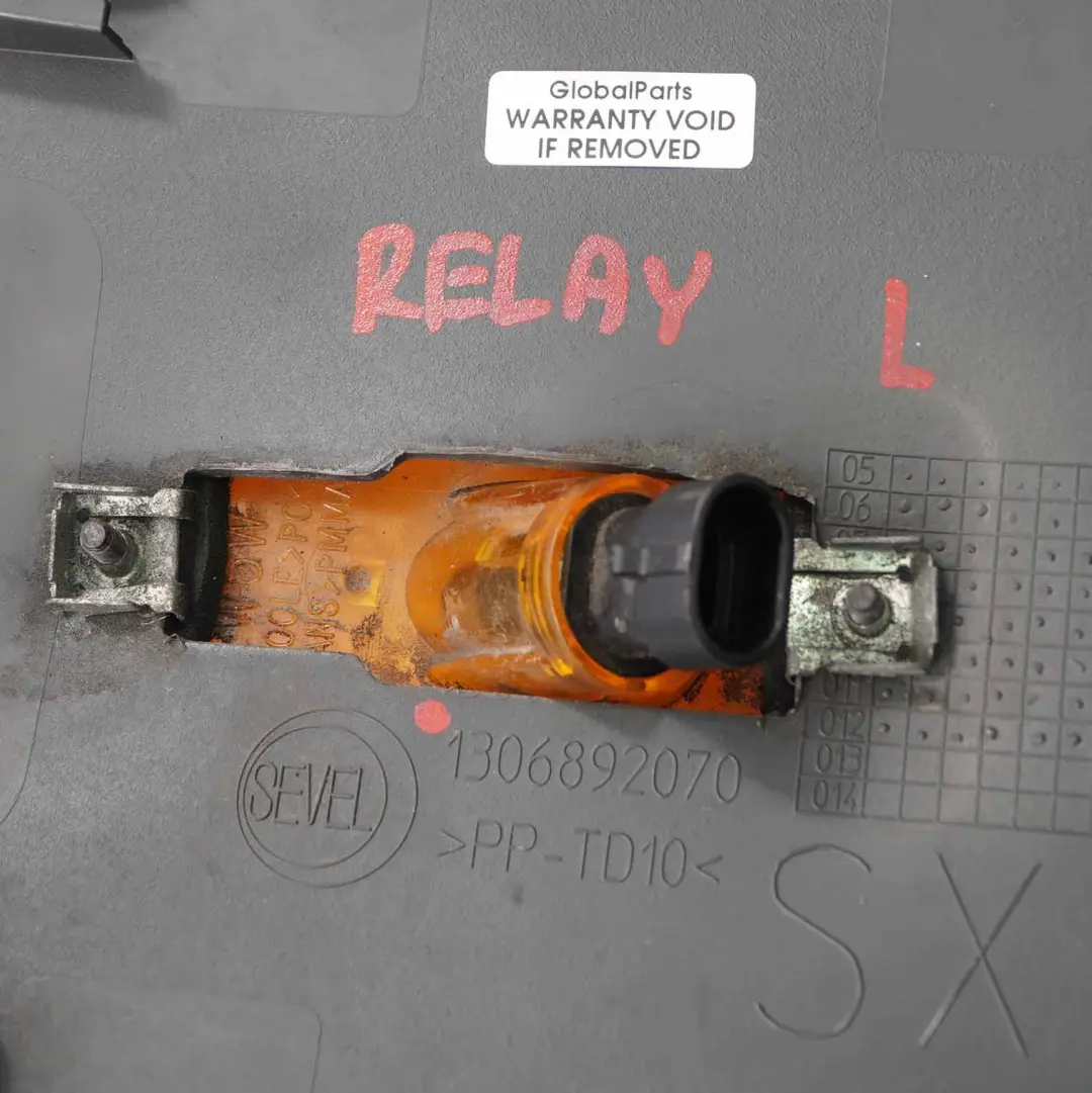 Fiat Ducato Peugeot Boxer Columna B Moldura Moldura Izquierda - SKU 1306892070 - Número de pieza 1306892070