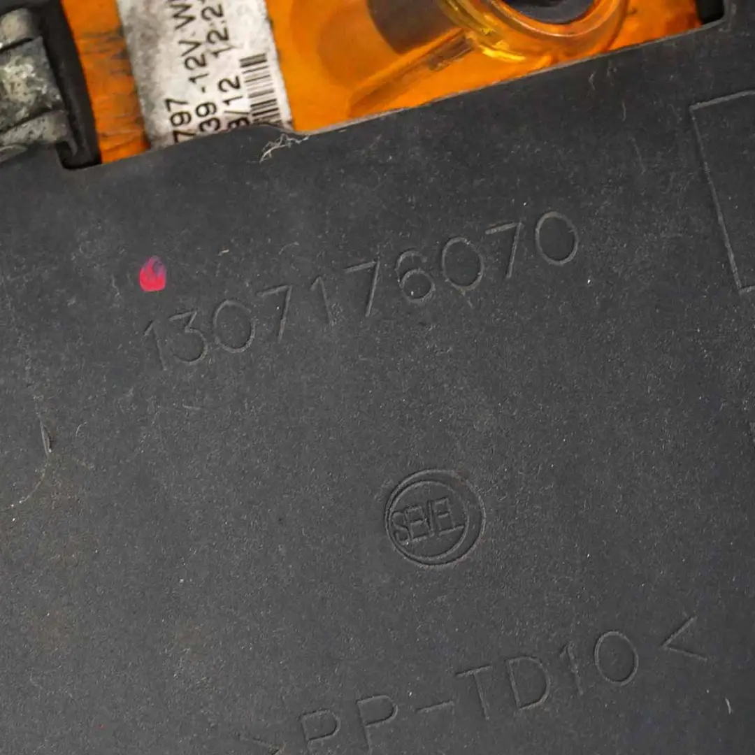 Embellecedor Carril Citroen Jumper Fiat Ducato Trasero Derecho Embellecedor para con número de pieza 1306610070 Embellecedor Carril Citroen Jumper Fiat Ducato Trasero Derecho Embellecedor - SKU 1307176070 - Número de pieza 1306610070