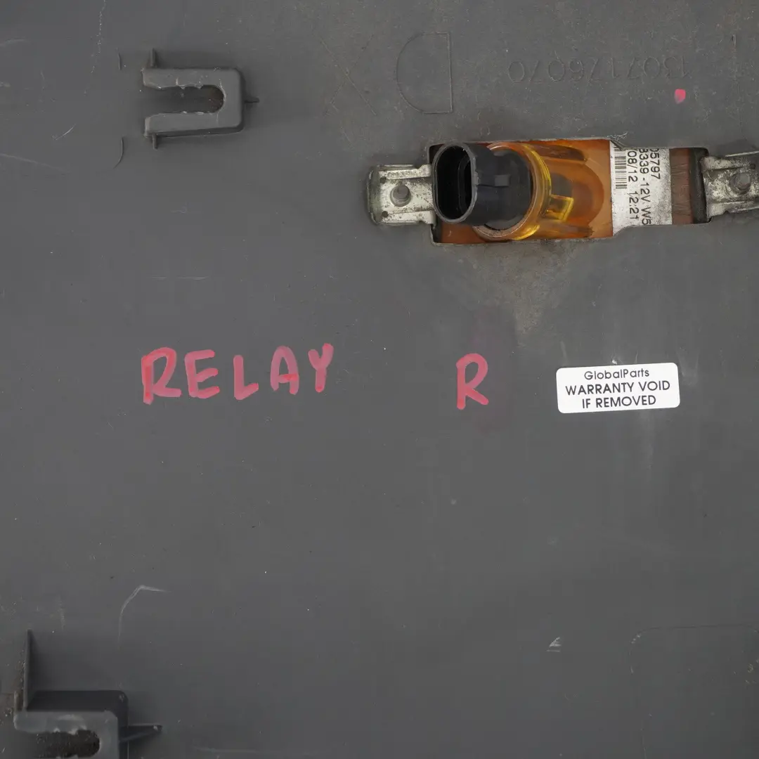 Embellecedor Carril Citroen Jumper Fiat Ducato Trasero Derecho Embellecedor para con número de pieza 1306610070 Embellecedor Carril Citroen Jumper Fiat Ducato Trasero Derecho Embellecedor - SKU 1307176070 - Número de pieza 1306610070