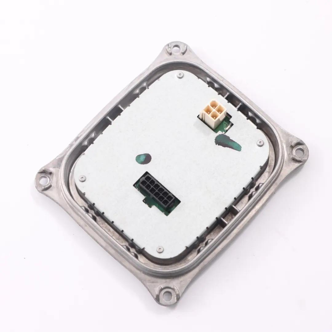 Módulo unidad balasto control nivel de faros de xenón para Peugeot 308 con número de pieza 130732940400 Peugeot 308 Módulo unidad balasto control nivel de faros de xenón - SKU 130732940400 - Número de pieza 130732940400