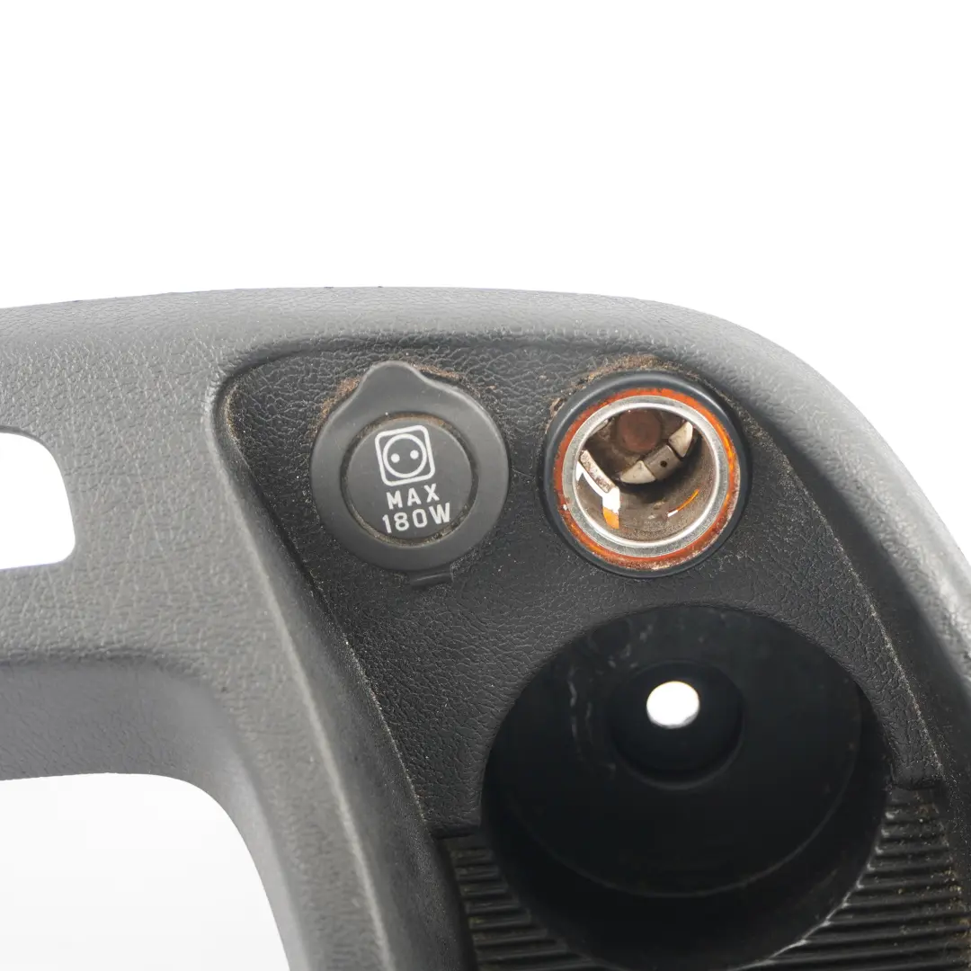 Portabicchieri Fiat Ducato Peugeot Boxer Cruscotto Pericolo Circondario per con numero di parte 1308184070 Portabicchieri Fiat Ducato Peugeot Boxer Cruscotto Pericolo Circondario - SKU 1308184070 - Numero di parte 1308184070