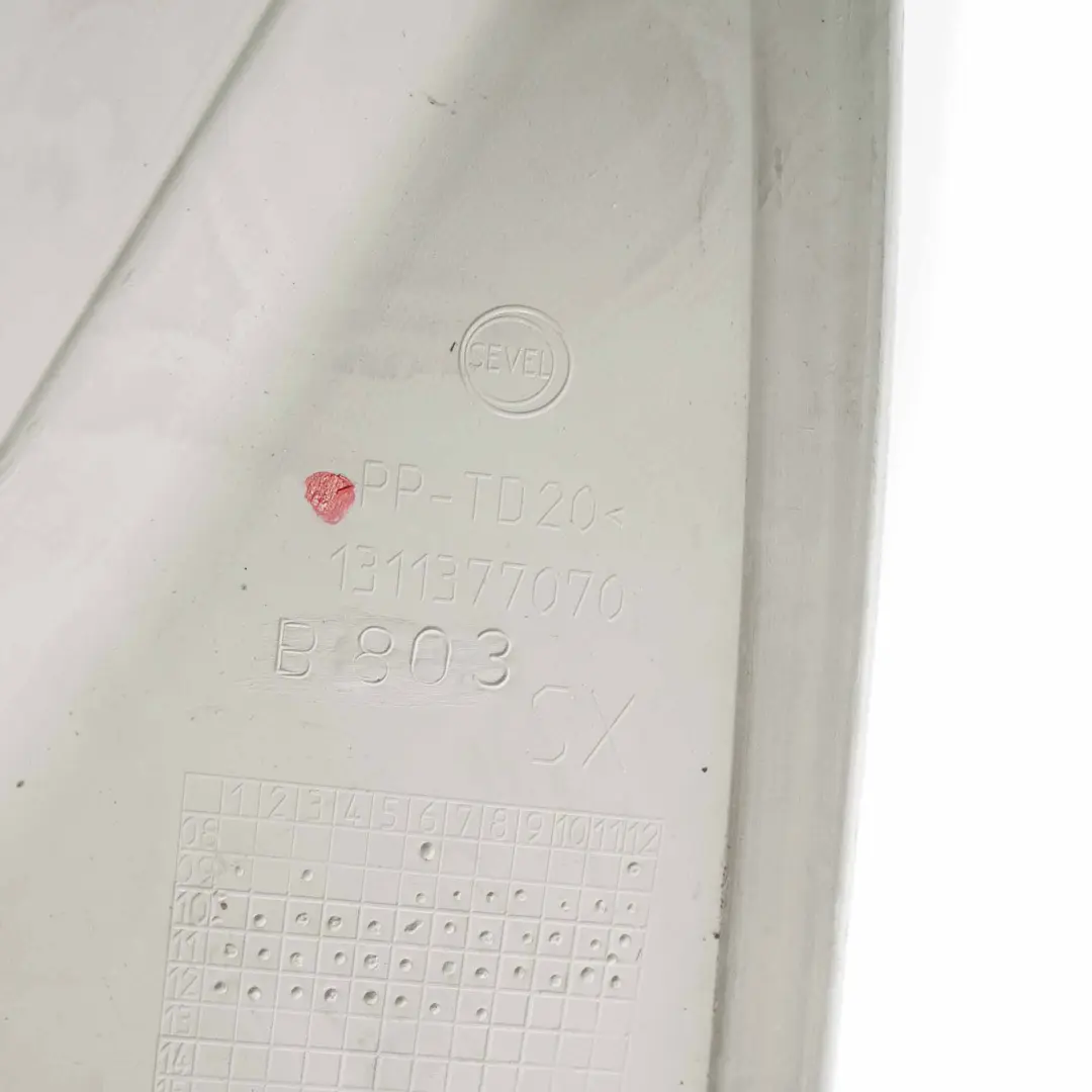 Citroen Jumper Peugeot Boxer Cache garniture gauche Gris pour à propos du numéro de pièce 1311377070 Citroen Jumper Peugeot Boxer Cache garniture gauche Gris - SKU 1311377070 - Numéro de pièce 1311377070