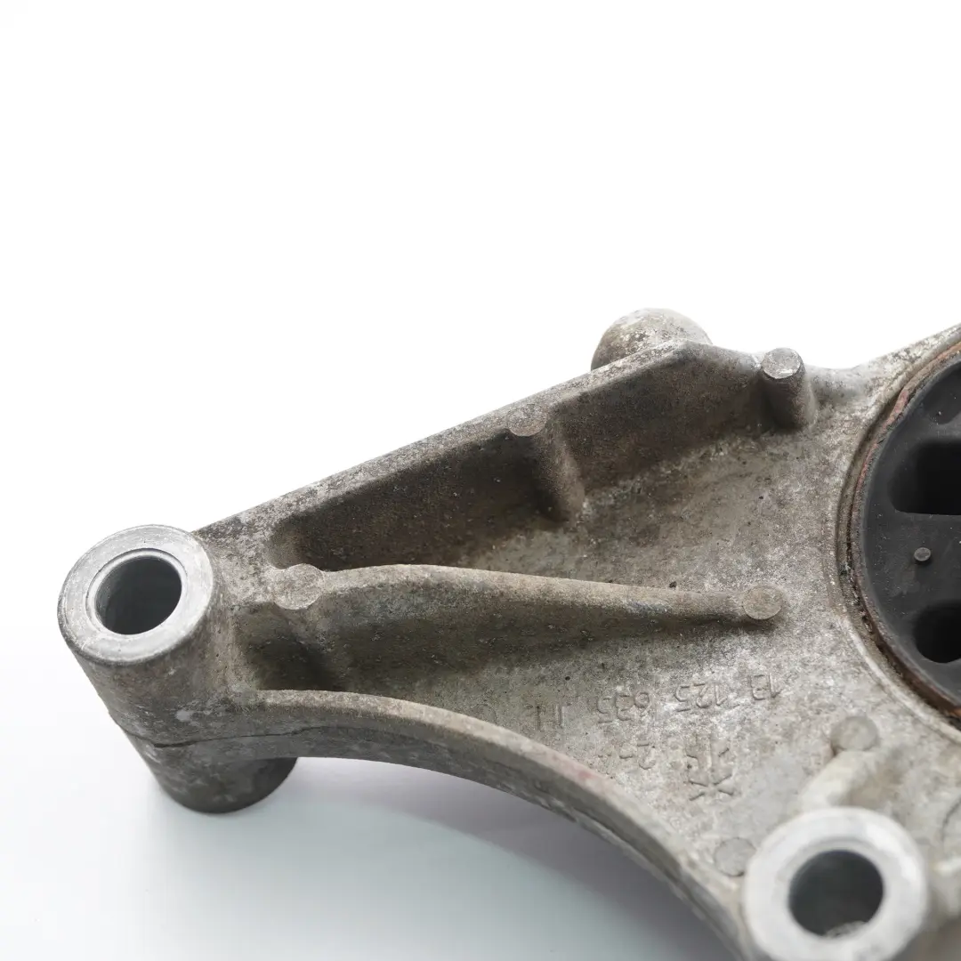 Front Engine Mount Bracket 13125635 to Vauxhall Astra H Zafira B 1.7 CDTI Diesel with Part number 13125635 Vauxhall Astra H Zafira B 1.7 CDTI Diesel Front Engine Mount Bracket 13125635 - SKU 13125635 - Part number 13125635