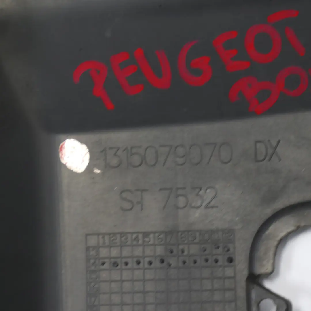 Frontstoßstange Ecke Kante rechts Grundiert für Peugeot Boxer mit Teilenummer 1315079070 Peugeot Boxer Frontstoßstange Ecke Kante rechts Grundiert - SKU 1315079070 - Teilenummer 1315079070