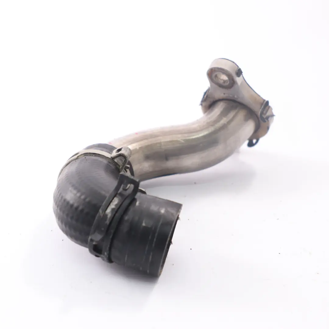 Tuyau Recirculation Gaz D'Échappement EGR pour Renault Trafic III 1.6 Diesel à propos du numéro de pièce 131593R Renault Trafic III 1.6 Diesel Tuyau Recirculation Gaz D'Échappement EGR - SKU 131593R - Numéro de pièce 131593R