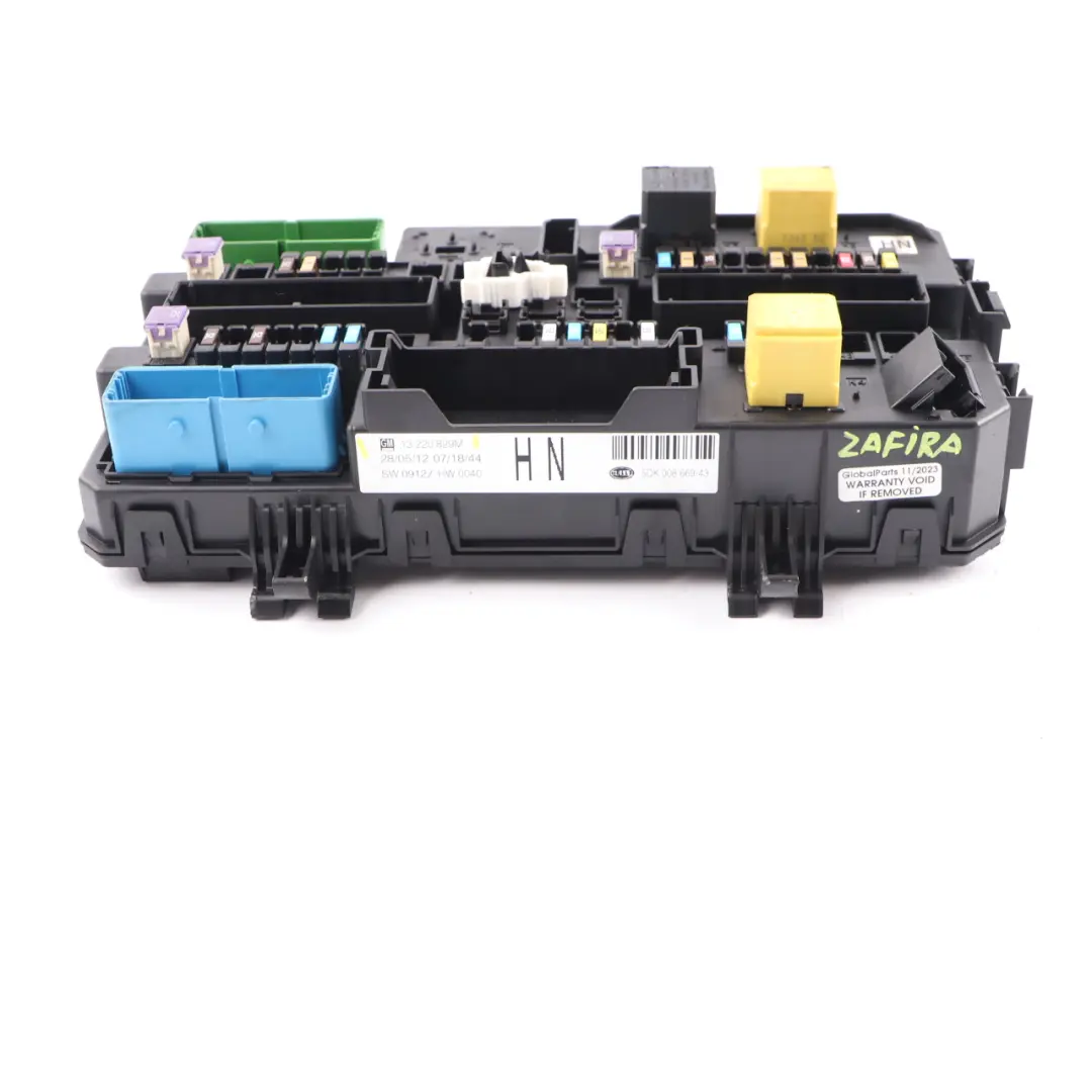 Fuse Box Relay Control Unit Module to Vauxhall Opel Zafira B with Part number 13220829M Vauxhall Opel Zafira B Fuse Box Relay Control Unit Module - SKU 13220829M - Part number 13220829M