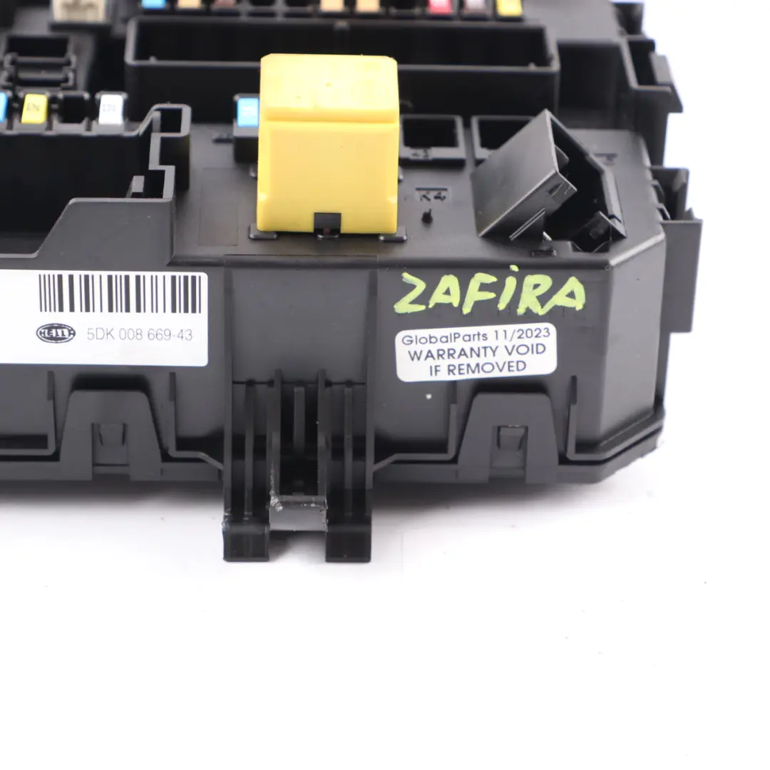 Fuse Box Relay Control Unit Module to Vauxhall Opel Zafira B with Part number 13220829M Vauxhall Opel Zafira B Fuse Box Relay Control Unit Module - SKU 13220829M - Part number 13220829M