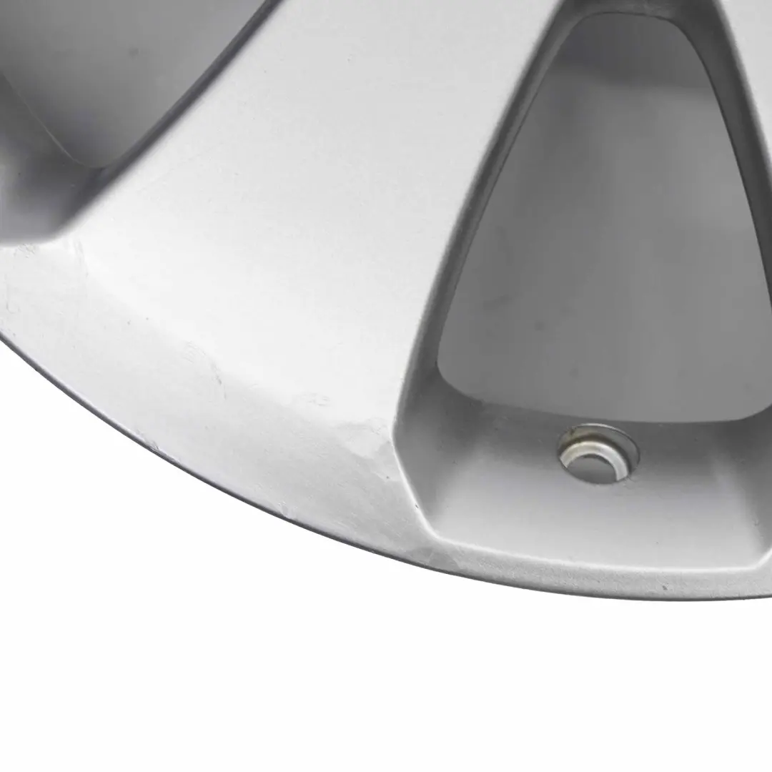 Jante argentée en alliage 17" ET:41 7J pour Opel Insignia 1 à propos du numéro de pièce 13235010 Opel Insignia 1 Jante argentée en alliage 17" ET:41 7J - SKU 13235010-2 - Numéro de pièce 13235010