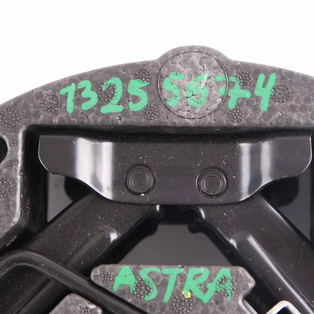 Vauxhall Astra H Boot Trunk Panel Tool Kit Storage Foam Wrench Jack - SKU 13255674 - Numéro de pièce 13162851
