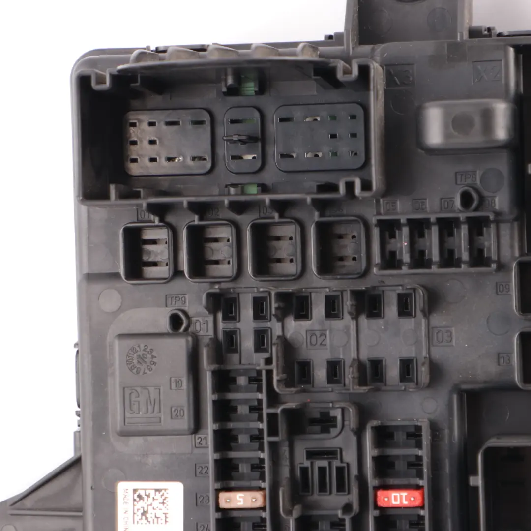 Fuse Box Relay Control Unit Module 544949969 to Vauxhall Insignia A with Part number 13277321-04 Vauxhall Insignia A Fuse Box Relay Control Unit Module 544949969 - SKU 13277321-04 - Part number 13277321-04