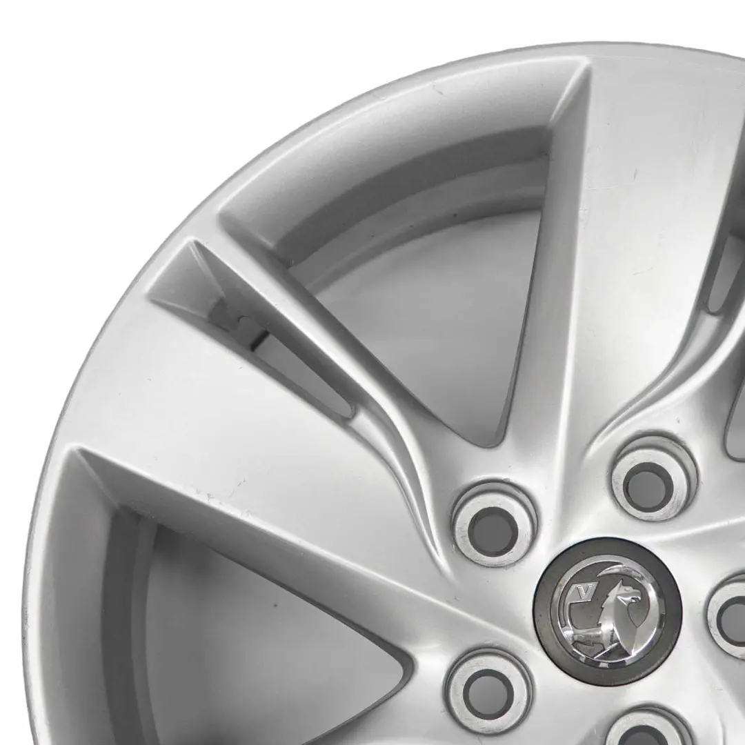 Cerchio in lega argento 17" 7J ET:44 per Opel Zafira Astra con numero di parte 13367272 Opel Zafira Astra Cerchio in lega argento 17" 7J ET:44 - SKU 13367272-2 - Numero di parte 13367272