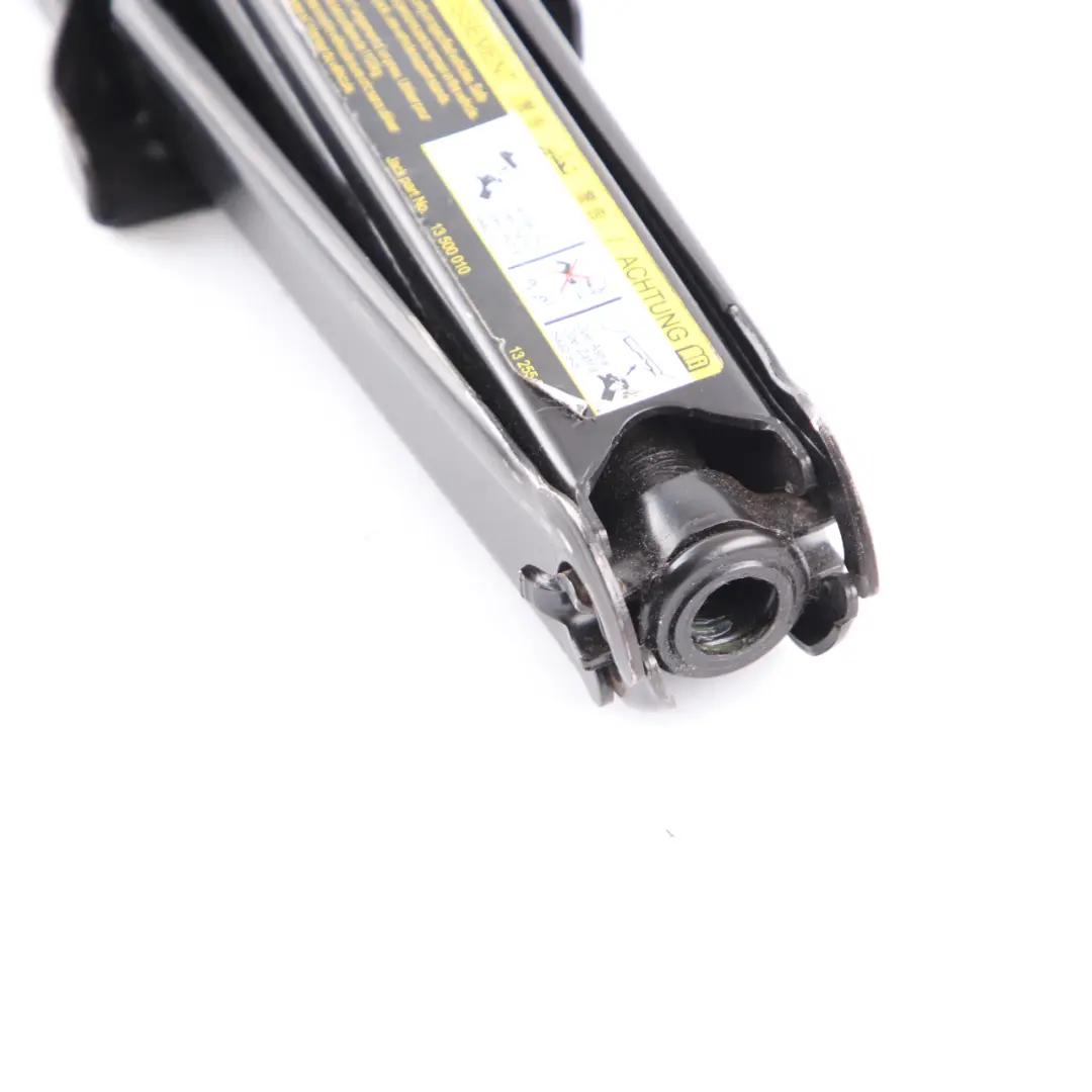 Lewarek Podnośnik Kół do Opel Astra Vectra Zafira o numerze 13500010 Opel Astra Vectra Zafira Lewarek Podnośnik Kół - SKU 13500010 - Numer Części 13500010