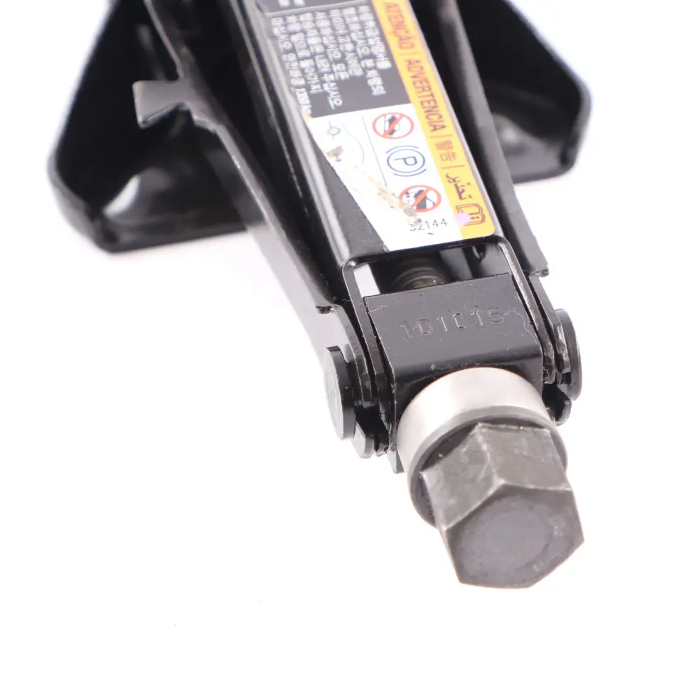 Lifting Jack Emergency Wheel Lift Tool to Vauxhall Insignia A Car with Part number 13502144 Vauxhall Insignia A Car Lifting Jack Emergency Wheel Lift Tool - SKU 13502144 - Part number 13502144