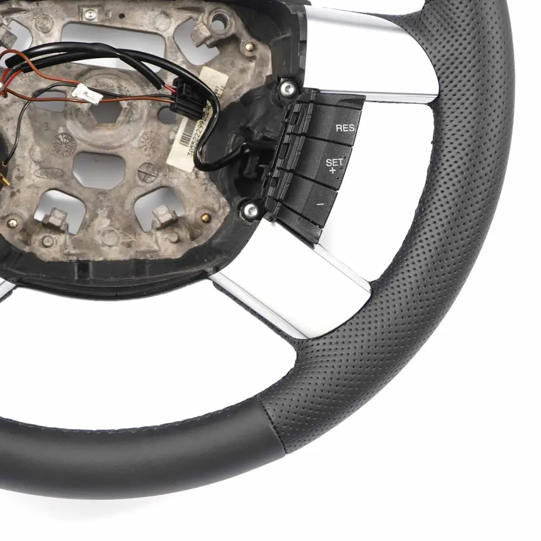 NUOVO Volante in pelle nera multifunzione per Ford Transit MK7 con numero di parte 1372294 Ford Transit MK7 NUOVO Volante in pelle nera multifunzione - SKU 1372294-1 - Numero di parte 1372294