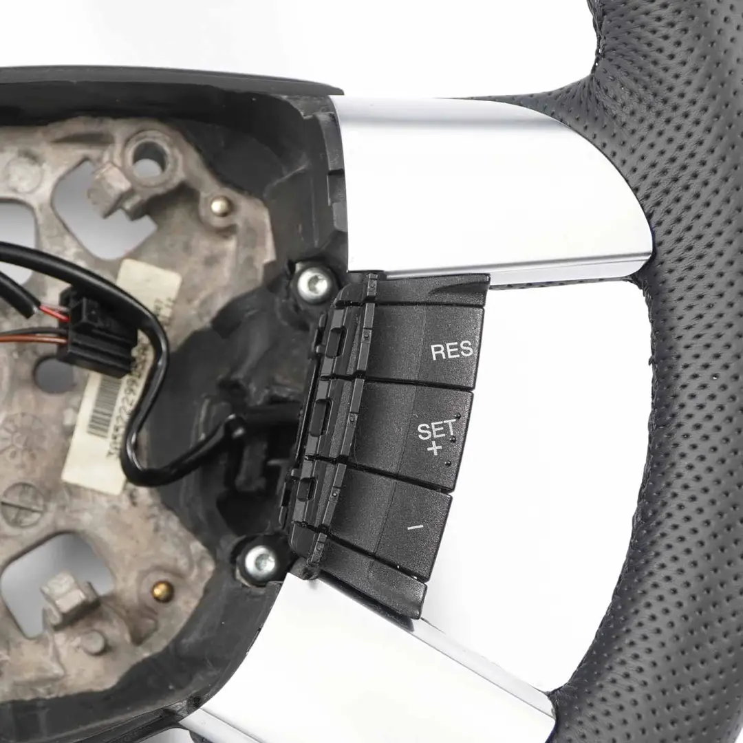 Volant cuir noir multifonction pour Ford Transit MK7 NEW à propos du numéro de pièce 1372294 Ford Transit MK7 NEW Volant cuir noir multifonction - SKU 1372294-1 - Numéro de pièce 1372294