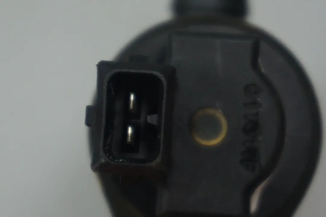 BMW X5 E36 E39 E53 E65 Solenoide Válvula Ventilación Tanque Combustible - SKU 1433603 - Número de pieza 1433603