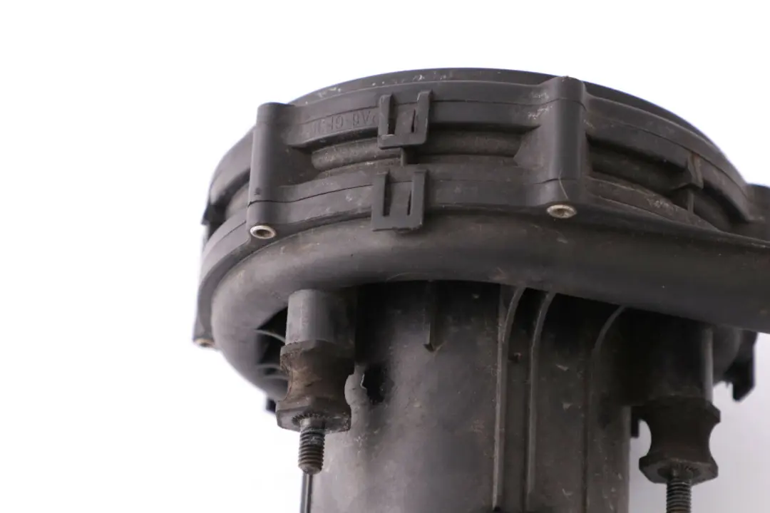 Pompa Powietrza Wtórnego 4.4i 4.6is do BMW X5 E53 o numerze 1437910 BMW X5 E53 Pompa Powietrza Wtórnego 4.4i 4.6is - SKU 1437910 - Numer Części 1437910