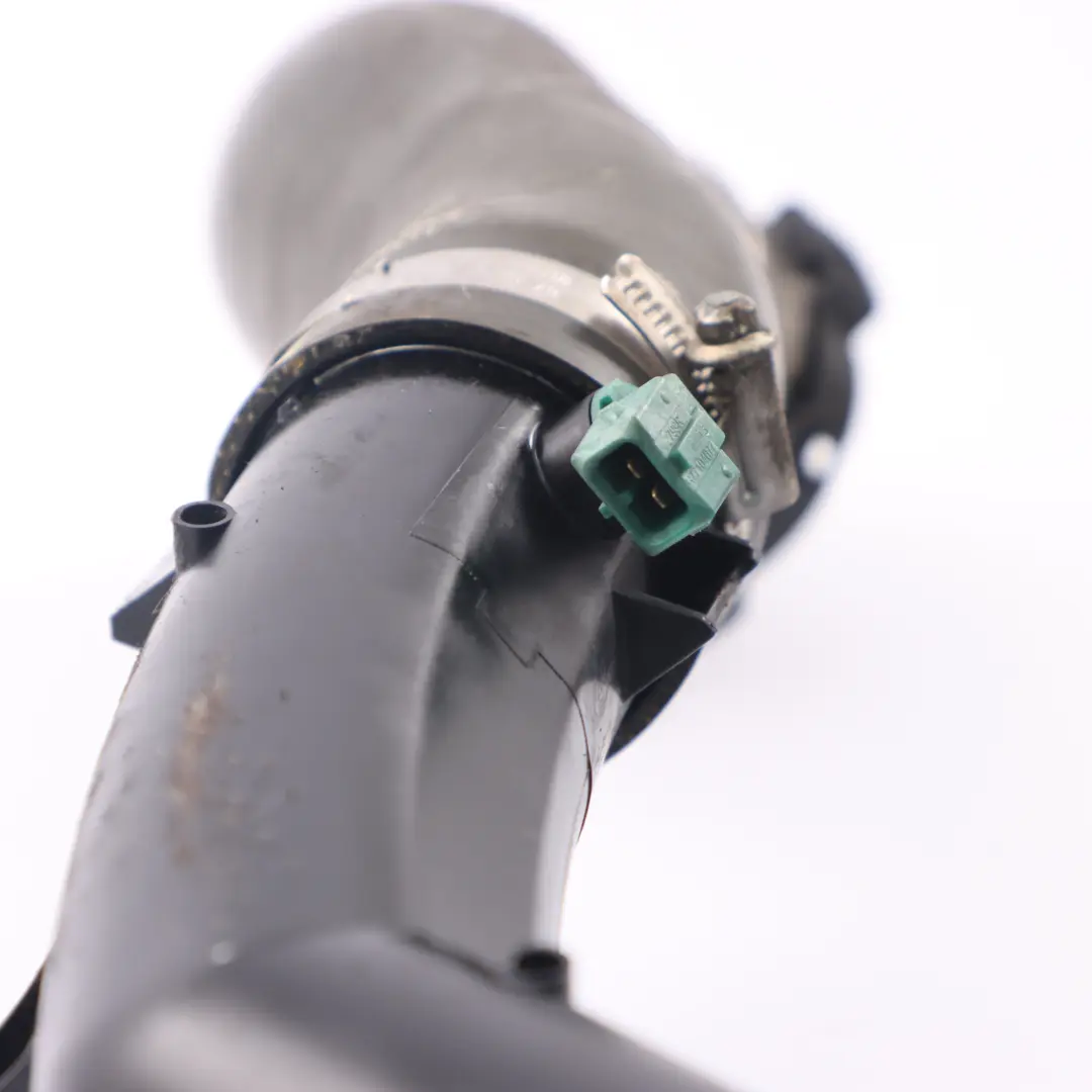 Tubo di aspirazione aria turbo per Renault Master III 2.3 DCI con numero di parte 144609413R Renault Master III 2.3 DCI Tubo di aspirazione aria turbo - SKU 144609413R - Numero di parte 144609413R