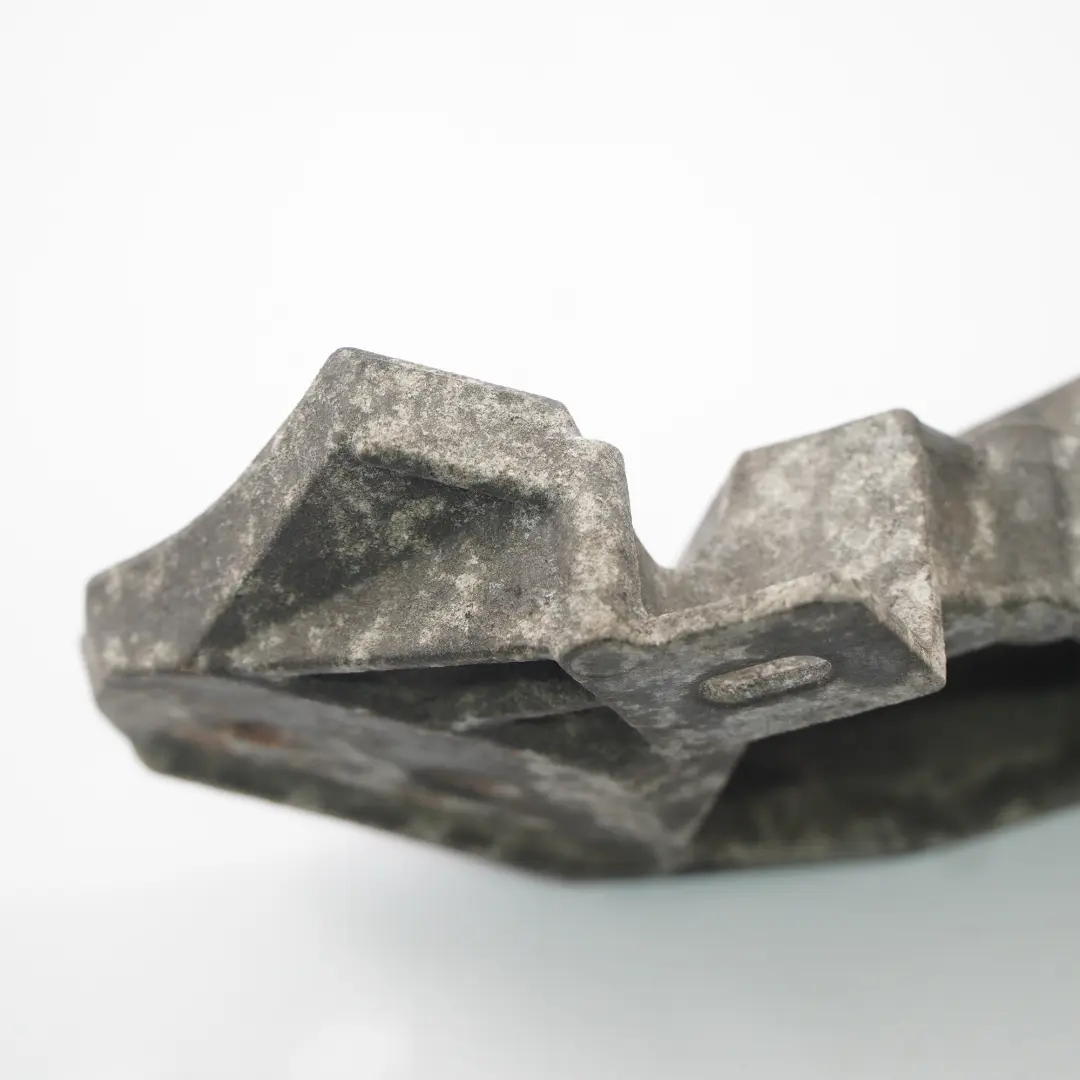 Supporto pompa acqua ausiliaria per Renault Trafic 3 Opel Vivaro B 1.6 con numero di parte 144C07329R Renault Trafic 3 Opel Vivaro B 1.6 Supporto pompa acqua ausiliaria - SKU 144C07329R - Numero di parte 144C07329R