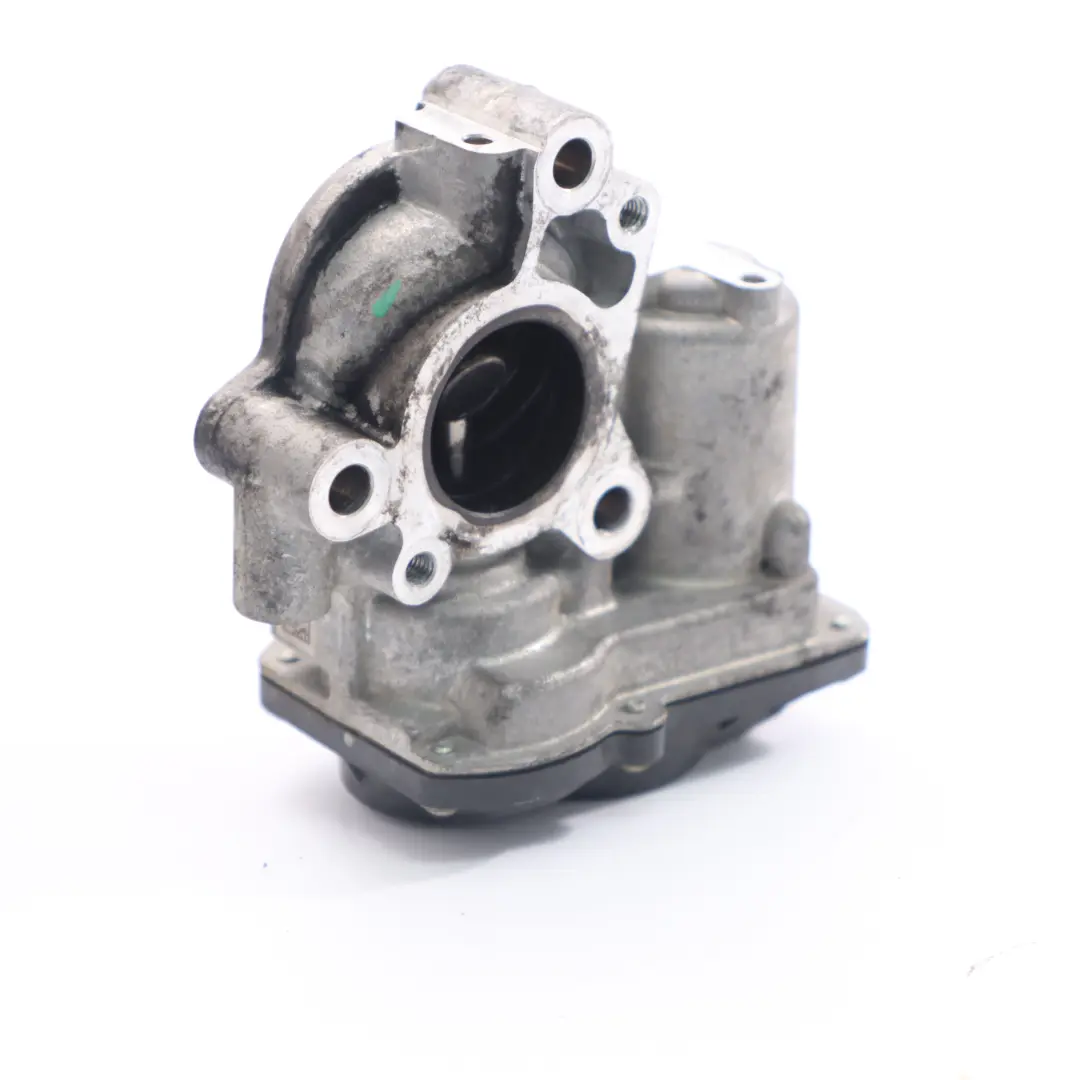 2.0dCi Diesel Exhaust Gas Valve to EGR Renault Trafic III Nissan NV300 with Part number 147100361R EGR Renault Trafic III Nissan NV300 2.0dCi Diesel Exhaust Gas Valve - SKU 147100361R - Part number 147100361R