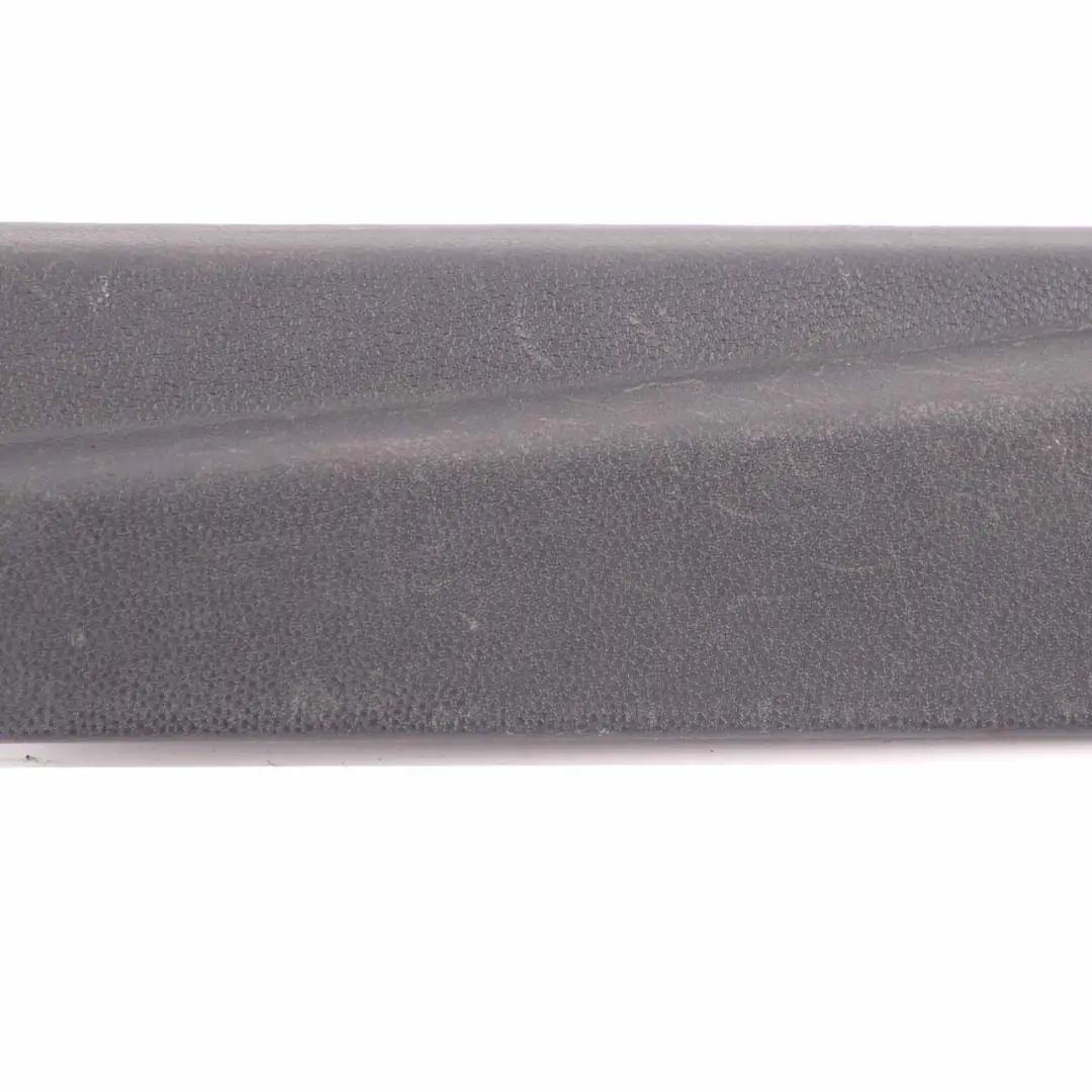 Rivestimento Laterale Inferiore Anteriore Sinistra Black per Mini Cooper R50 R53 con numero di parte 7139075 Mini Cooper R50 R53 Rivestimento Laterale Inferiore Anteriore Sinistra Black - SKU 1481884-1 - Numero di parte 7139075