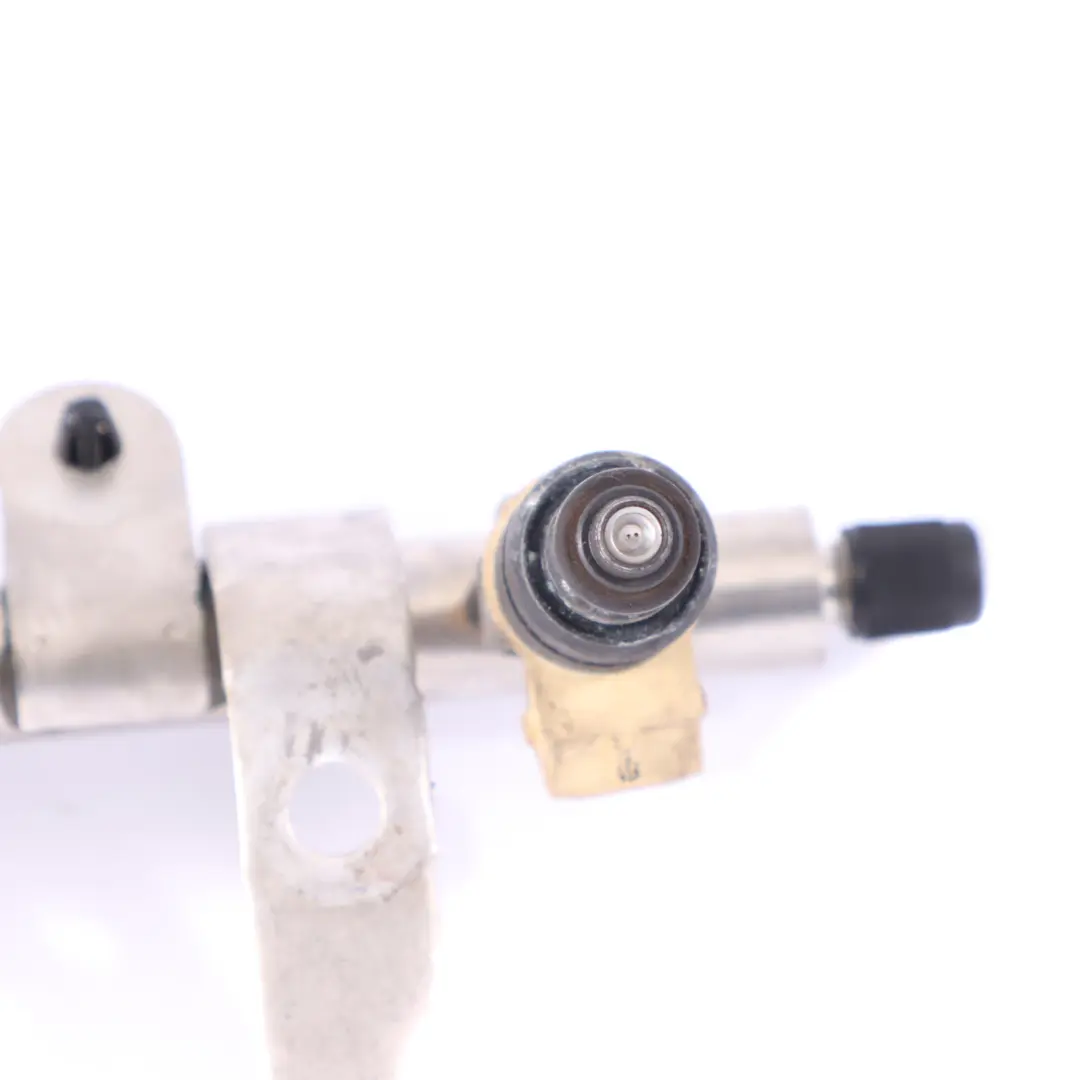 Gasolina W11 Tubería combustible Regulador Inyector para Mini Cooper S R53 con número de pieza 1521389 Mini Cooper S R53 Gasolina W11 Tubería combustible Regulador Inyector - SKU 1521389-2 - Número de pieza 1521389