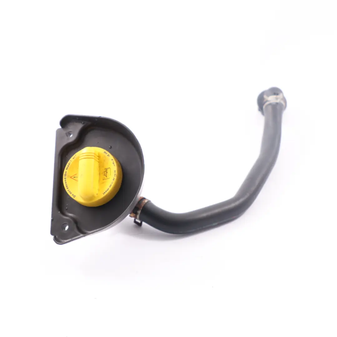 Wlew Oleju Korek 8200795333 do Renault Trafic III o numerze 152581557R Renault Trafic III Wlew Oleju Korek 8200795333 - SKU 152581557R-1 - Numer Części 152581557R