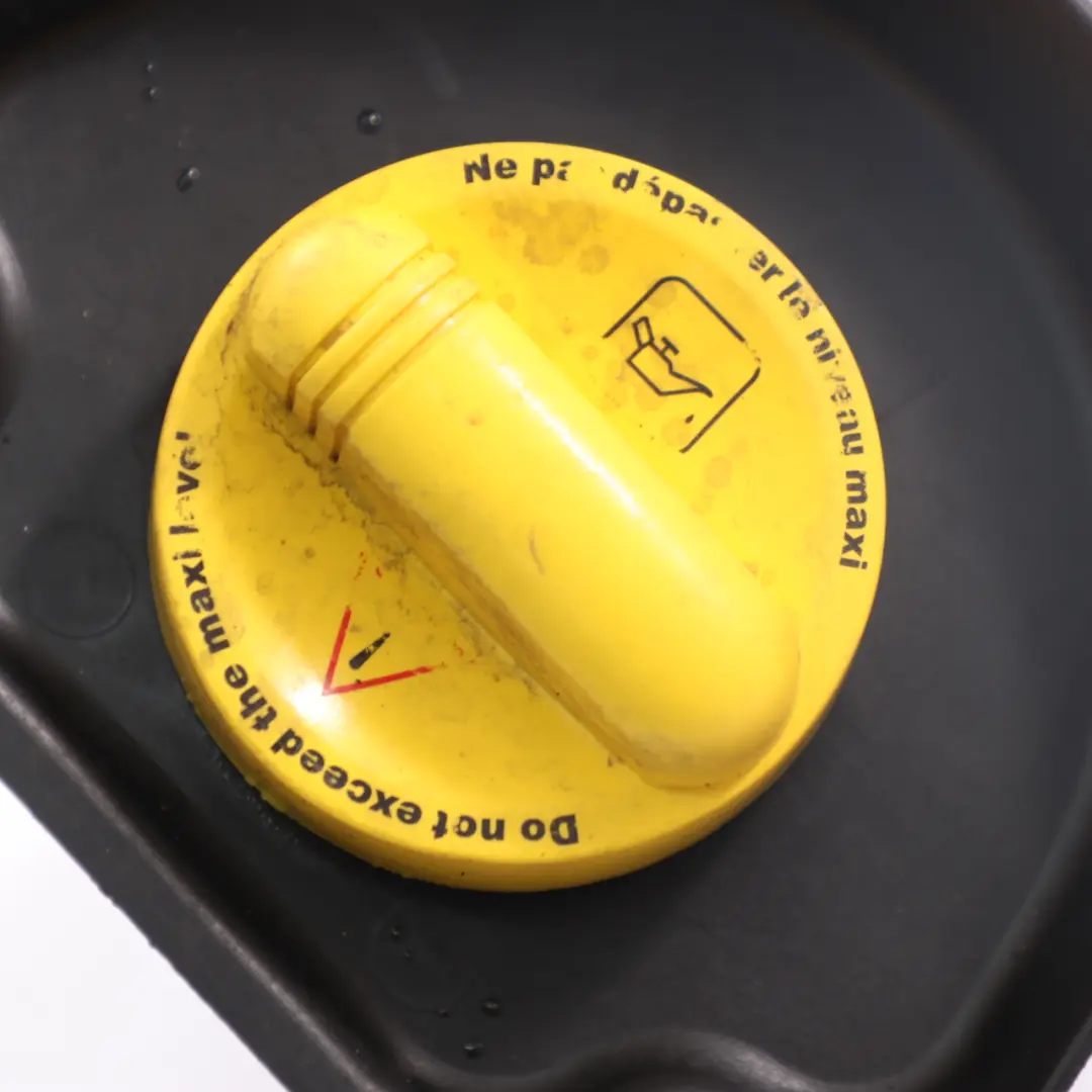 Tubo del cuello de llenado diesel para Renault Trafic III Vivaro B dCi con número de pieza 152581557R Renault Trafic III Vivaro B dCi Tubo del cuello de llenado diesel - SKU 152581557R - Número de pieza 152581557R