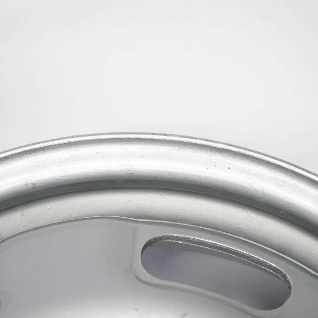 Jante Acier 16 pouces 16H1x5J 107/105 P 115 15486 pour Iveco Daily à propos du numéro de pièce 15412 Iveco Daily Jante Acier 16 pouces 16H1x5J 107/105 P 115 15486 - SKU 15412 - Numéro de pièce 15412